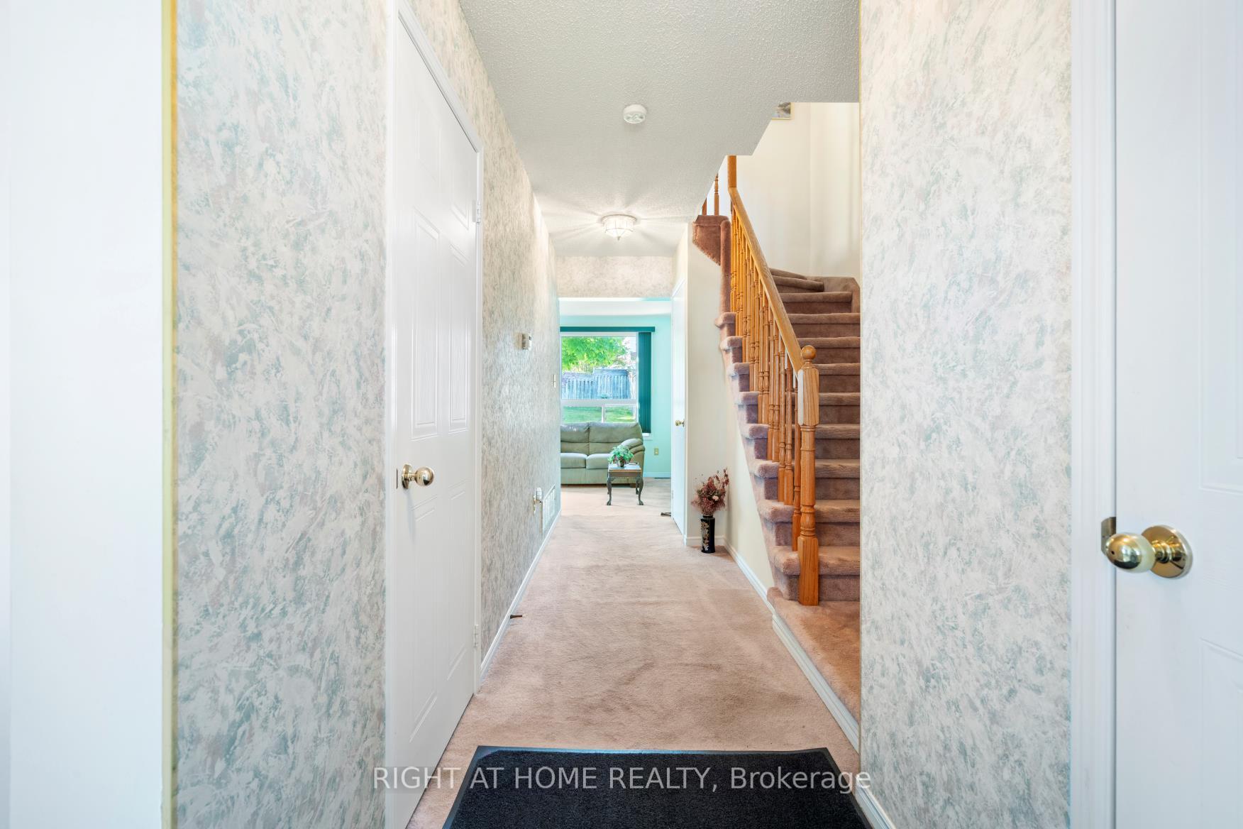 Photo 8 of 1049 Attersley Drive, Oshawa, Pinecrest — HOMEH
