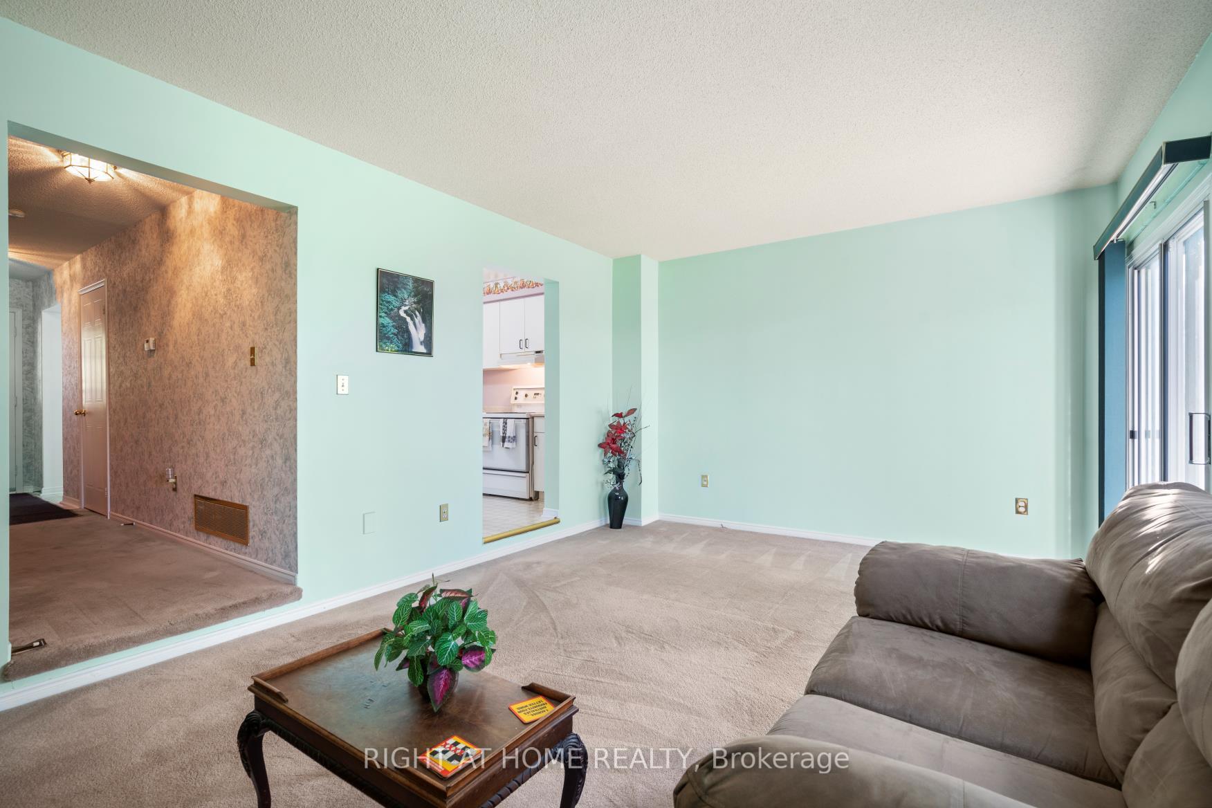 Photo 11 of 1049 Attersley Drive, Oshawa, Pinecrest — HOMEH
