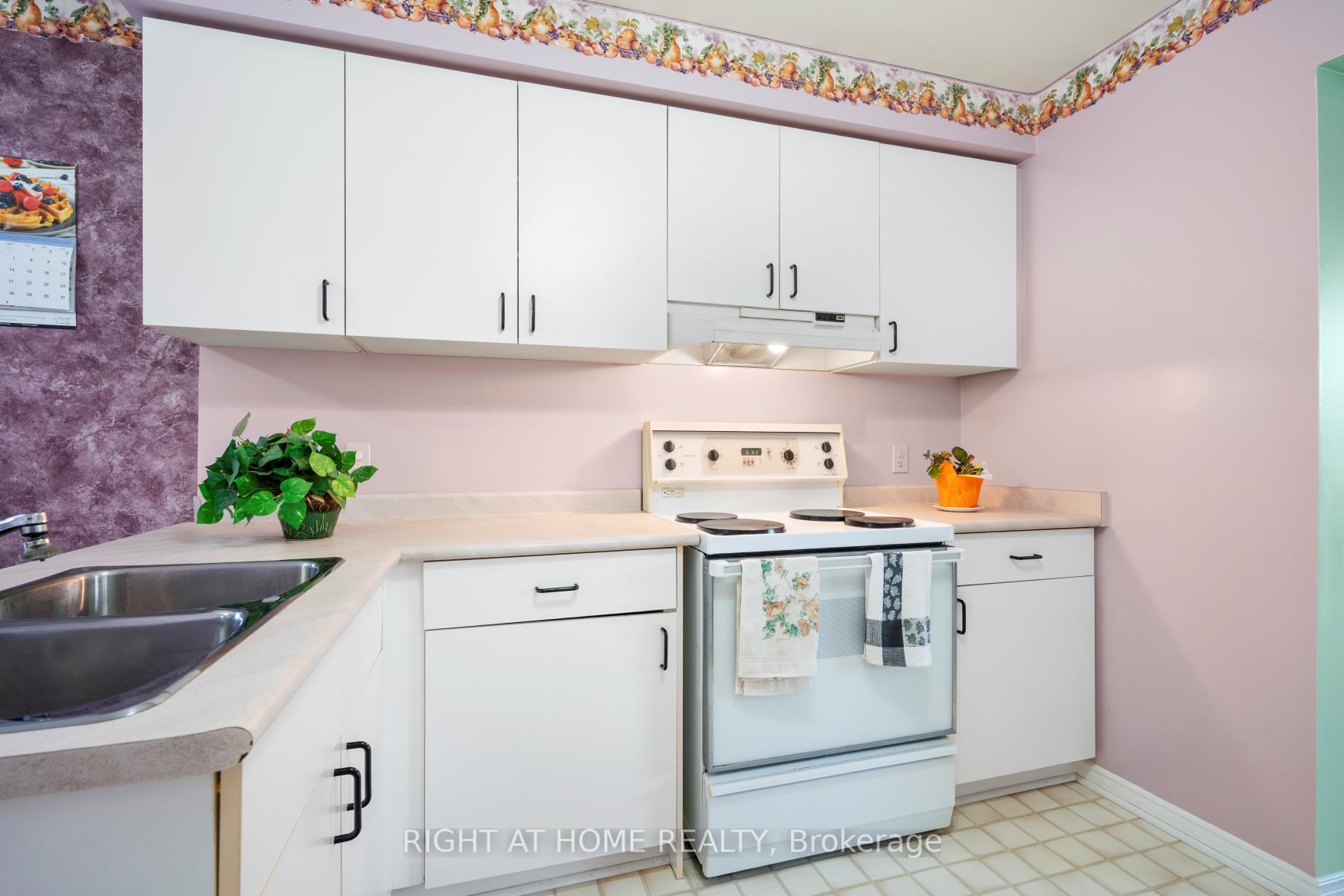 Photo 15 of 1049 Attersley Drive, Oshawa, Pinecrest — HOMEH