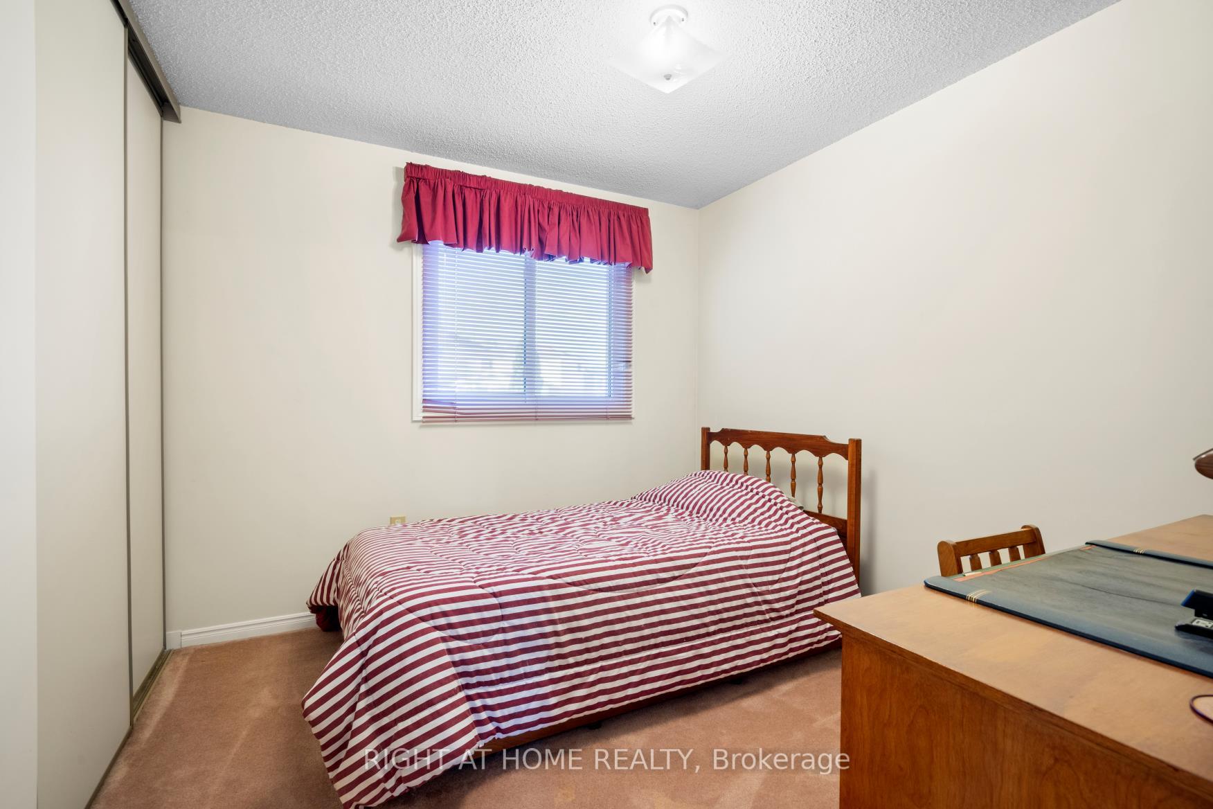 Photo 22 of 1049 Attersley Drive, Oshawa, Pinecrest — HOMEH