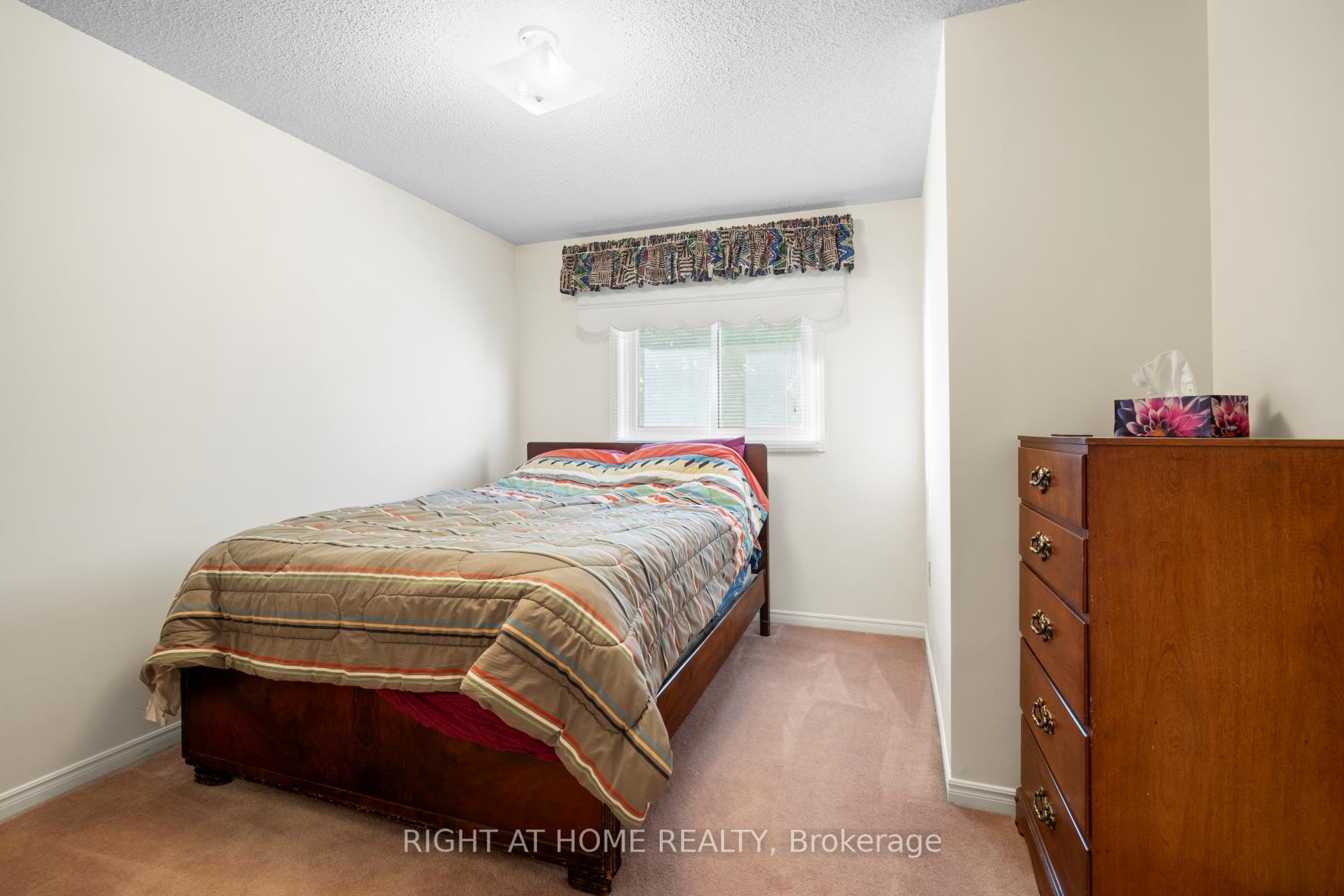 Photo 23 of 1049 Attersley Drive, Oshawa, Pinecrest — HOMEH