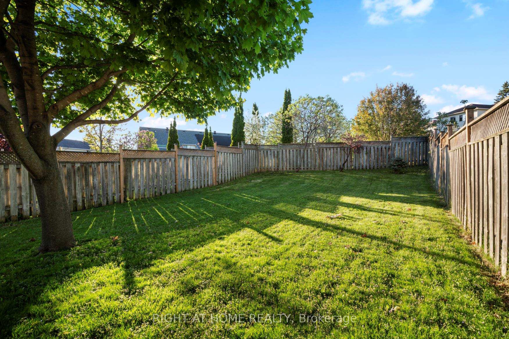 Photo 38 of 1049 Attersley Drive, Oshawa, Pinecrest — HOMEH