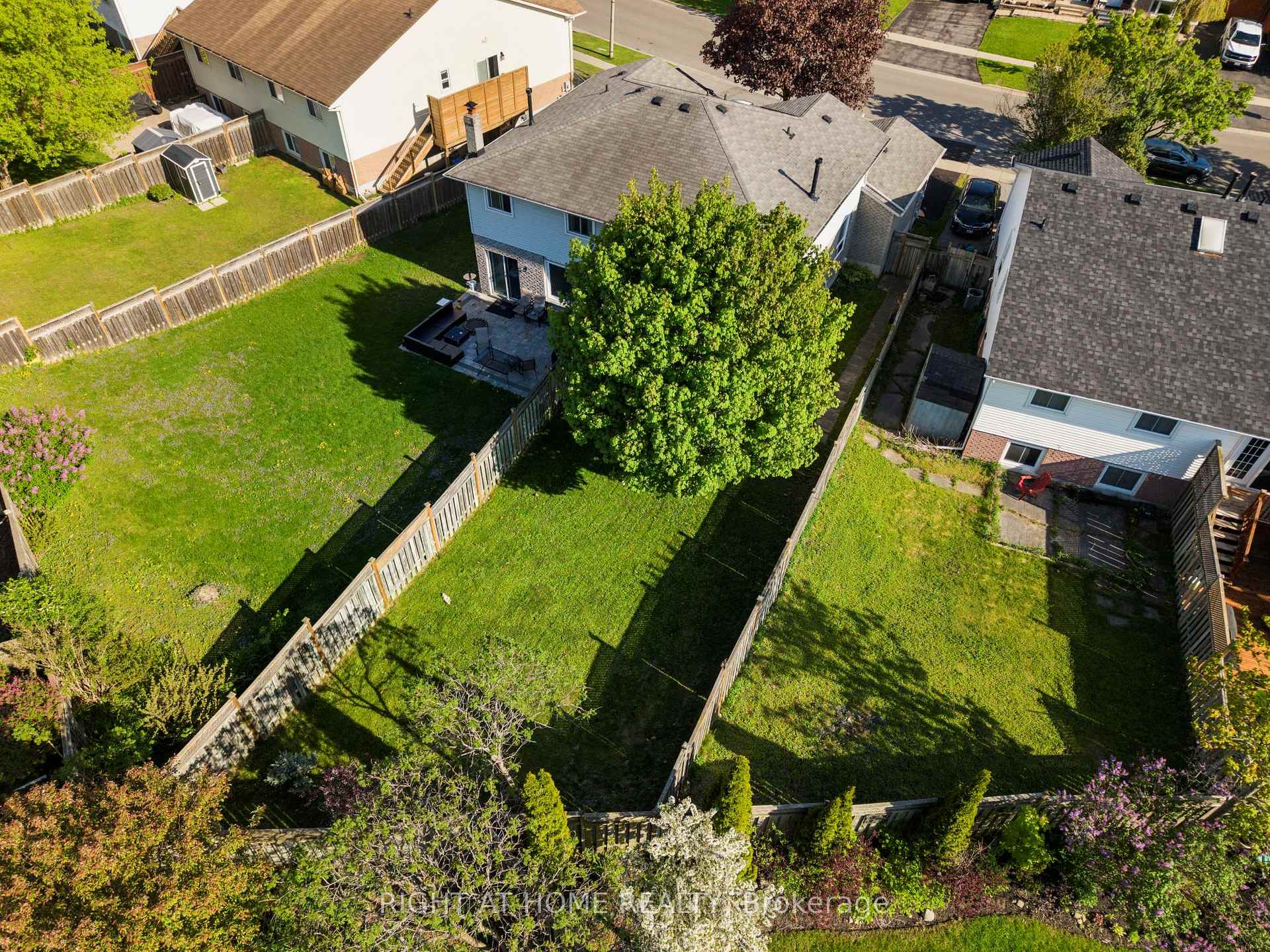 Photo 42 of 1049 Attersley Drive, Oshawa, Pinecrest — HOMEH