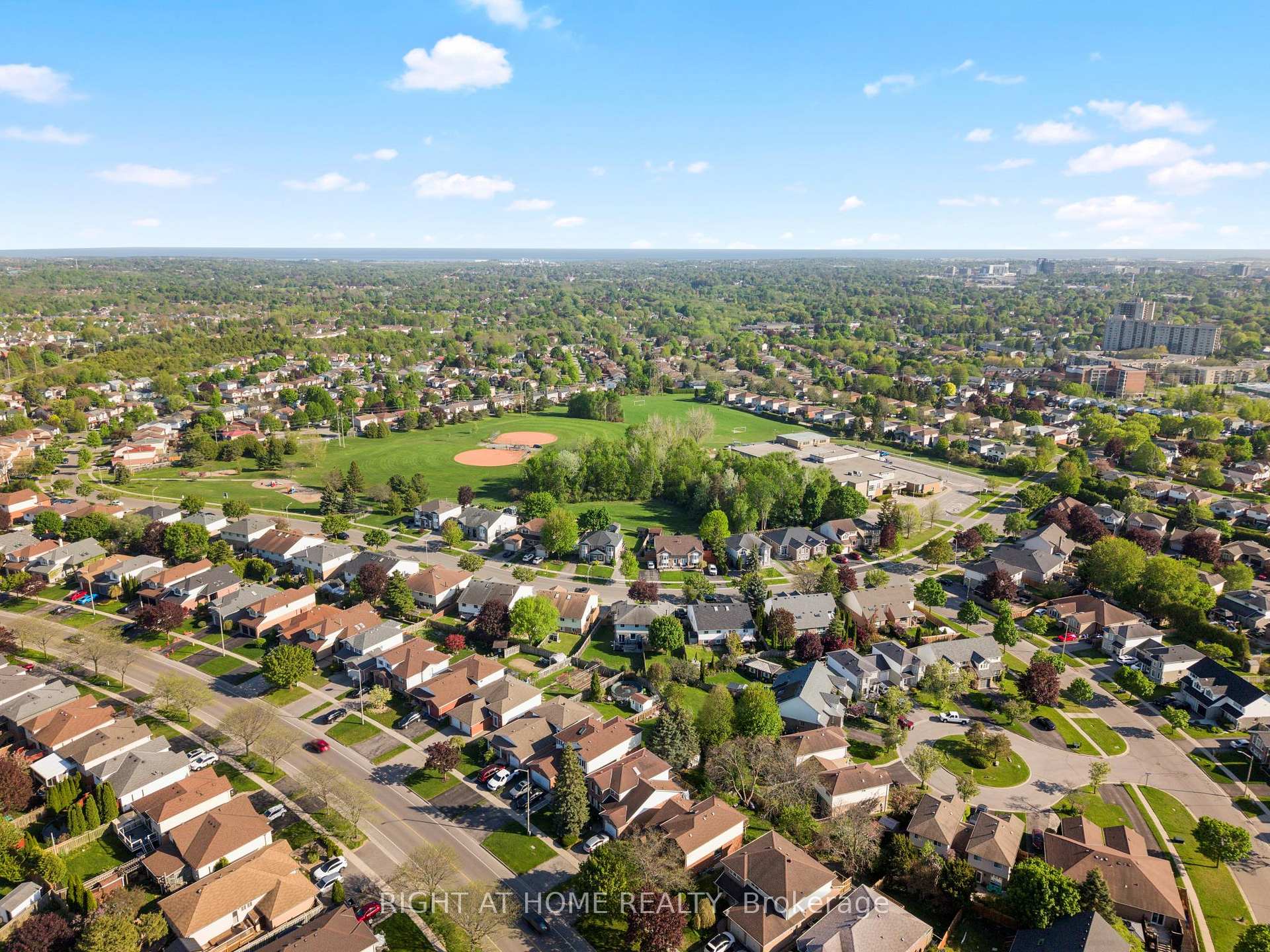 Photo 45 of 1049 Attersley Drive, Oshawa, Pinecrest — HOMEH