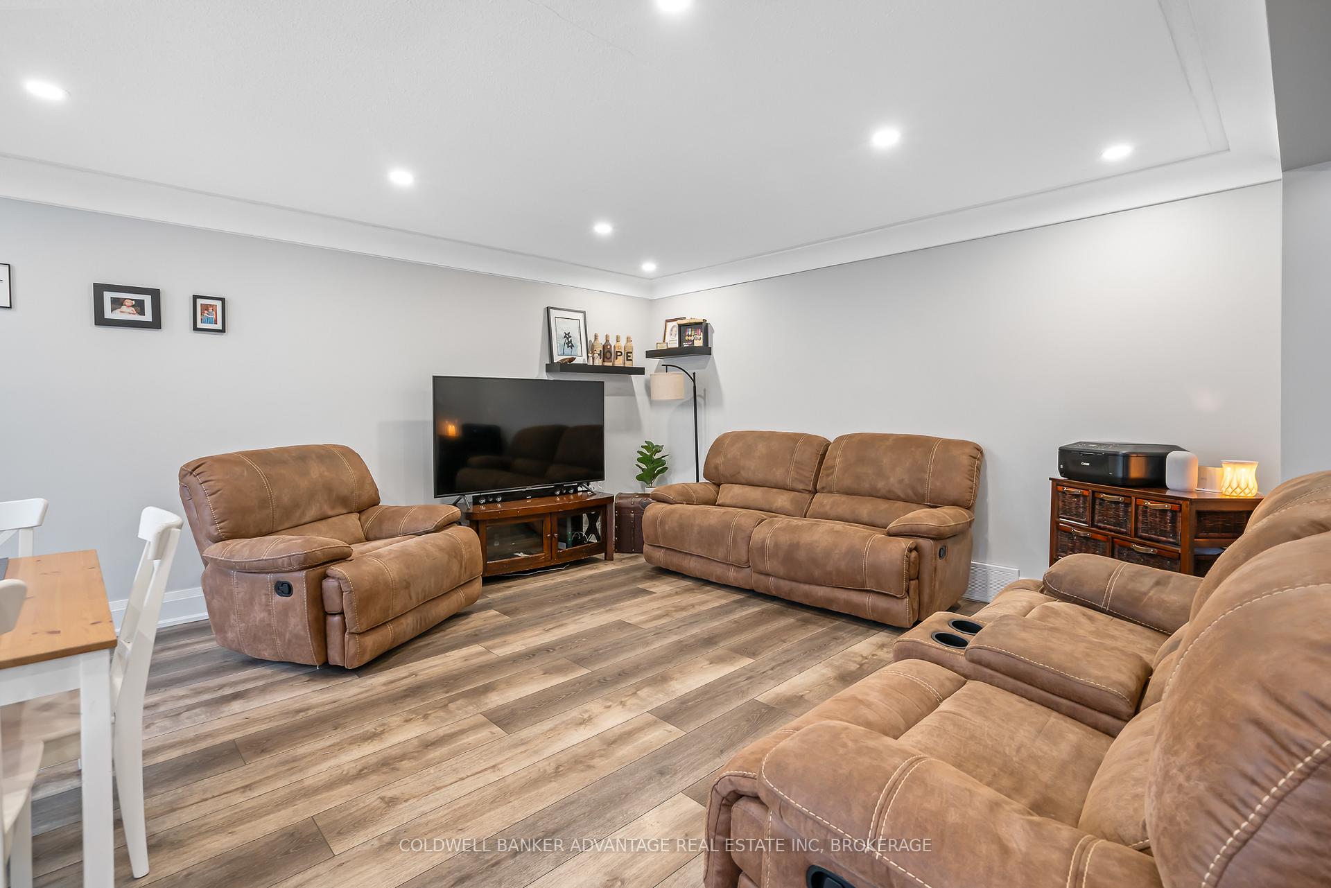 Photo 6 of 292 Wallace Avenue S, Welland, Lincoln/Crowland — HOMEH