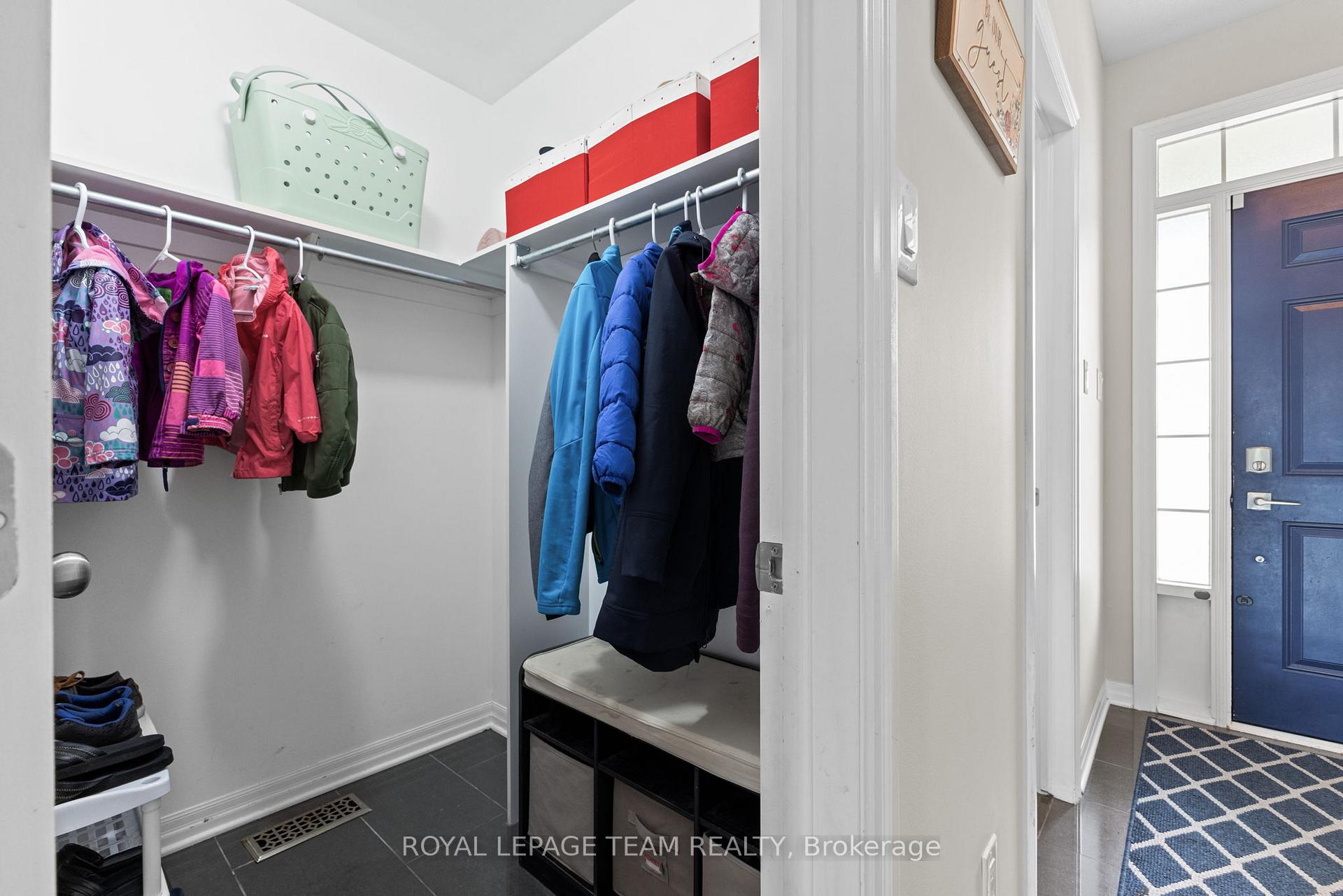 Photo 4 of 43 Hibiscus Way, Ottawa, Barrhaven - Cedargrove/Fraserdale — HOMEH