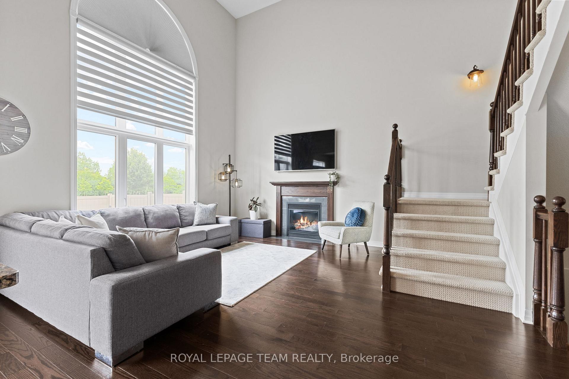 Photo 13 of 43 Hibiscus Way, Ottawa, Barrhaven - Cedargrove/Fraserdale — HOMEH