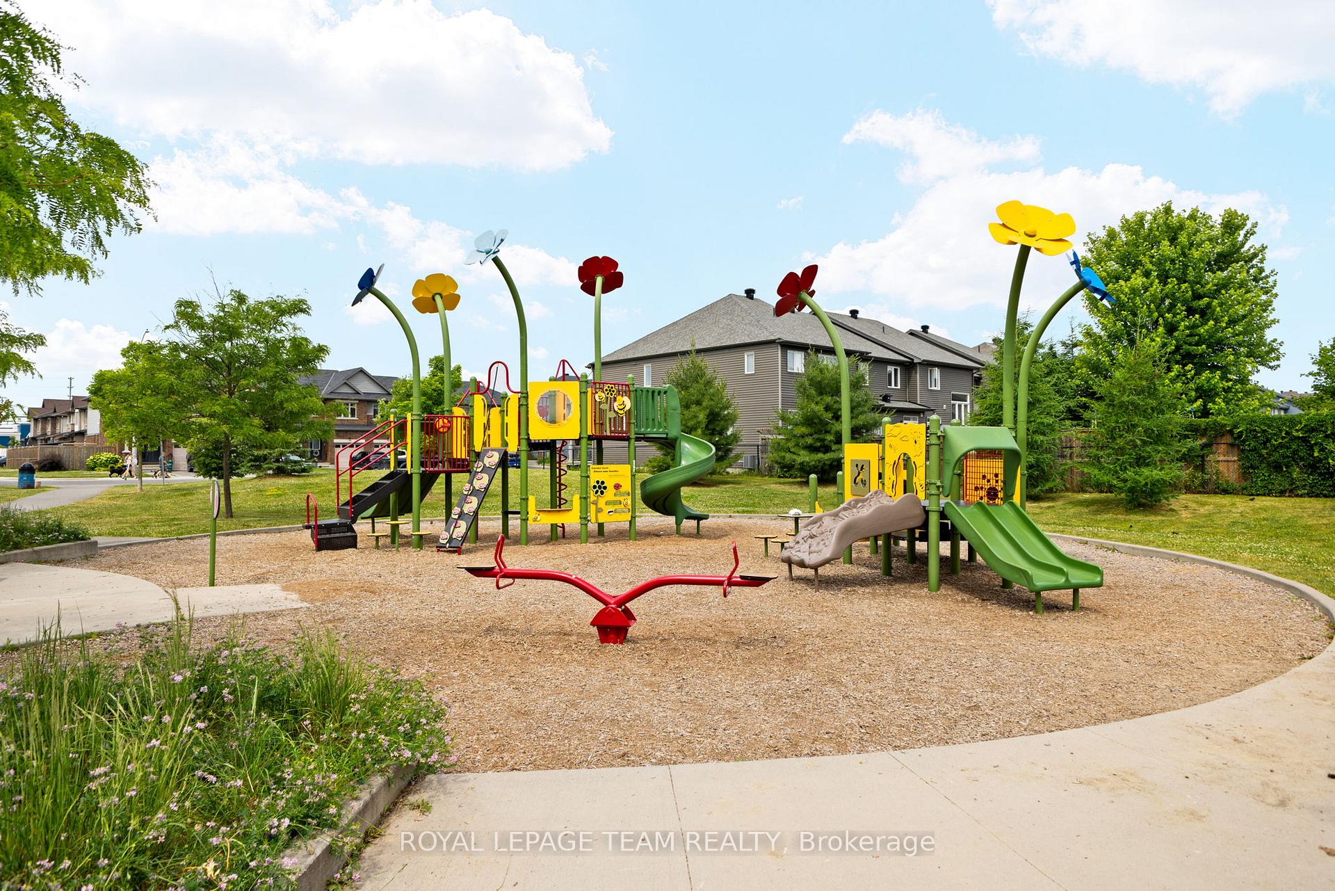 Photo 36 of 43 Hibiscus Way, Ottawa, Barrhaven - Cedargrove/Fraserdale — HOMEH