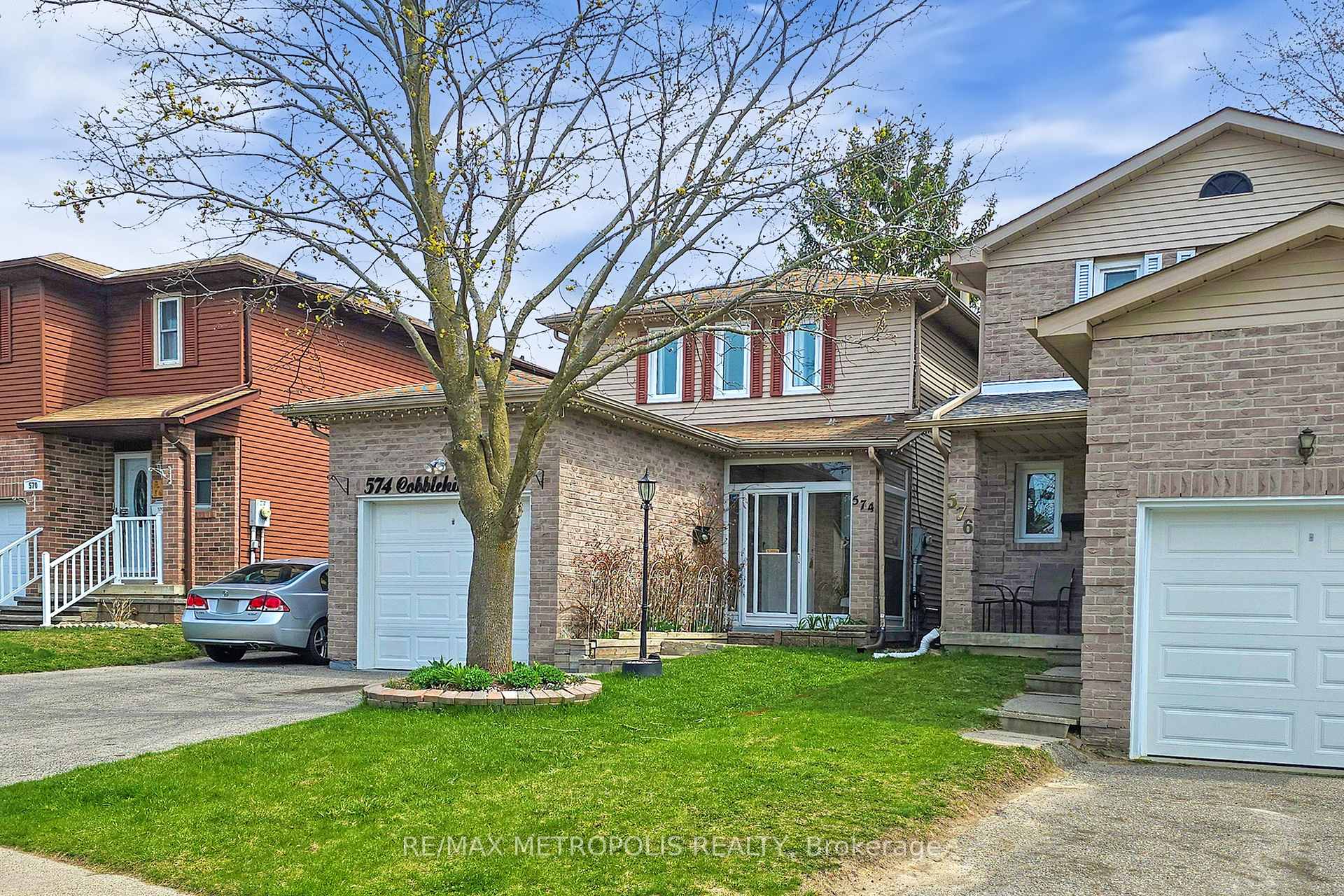 Front of 574 Cobblehill Drive