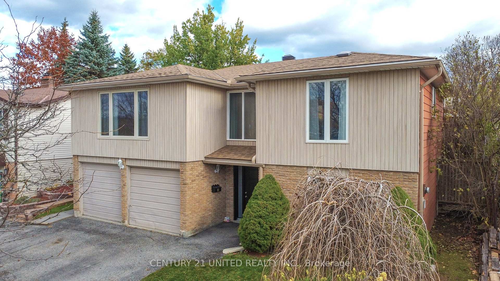 Photo 2 of 2130 Meadowview Road, Peterborough, Ashburnham Ward 4 — HOMEH
