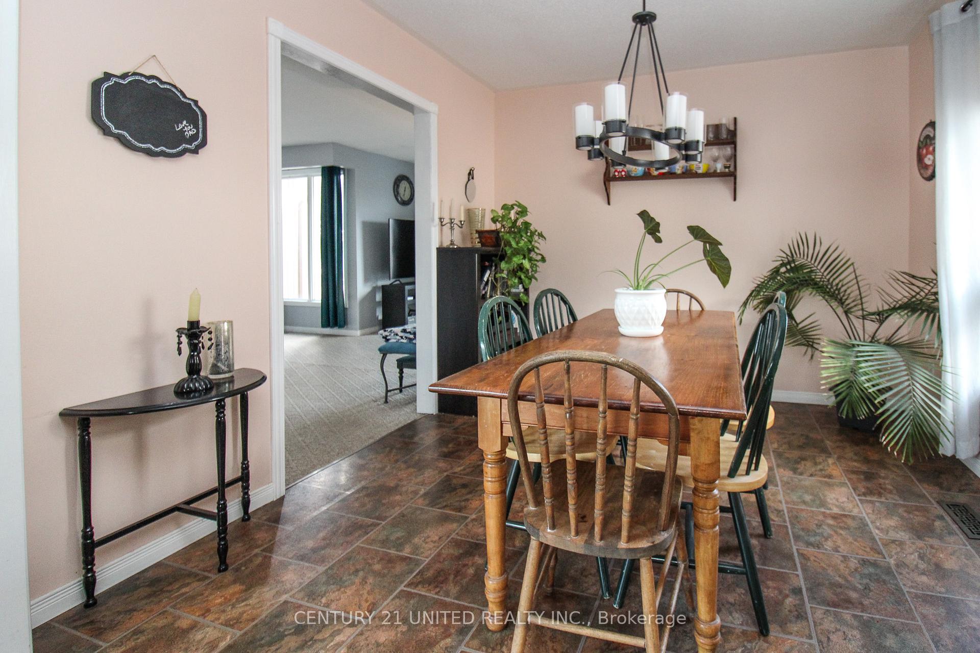 Photo 19 of 2130 Meadowview Road, Peterborough, Ashburnham Ward 4 — HOMEH