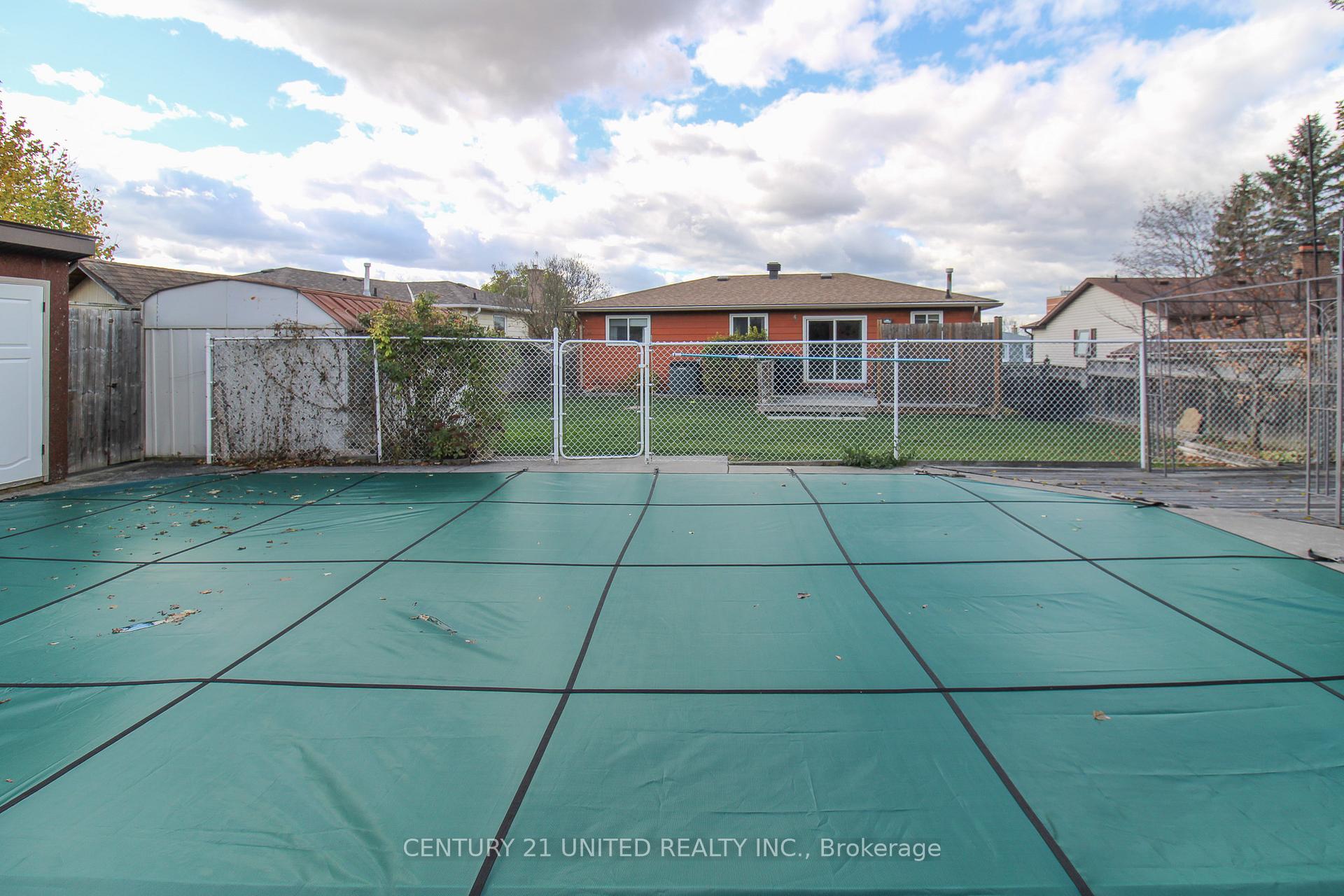 Photo 35 of 2130 Meadowview Road, Peterborough, Ashburnham Ward 4 — HOMEH