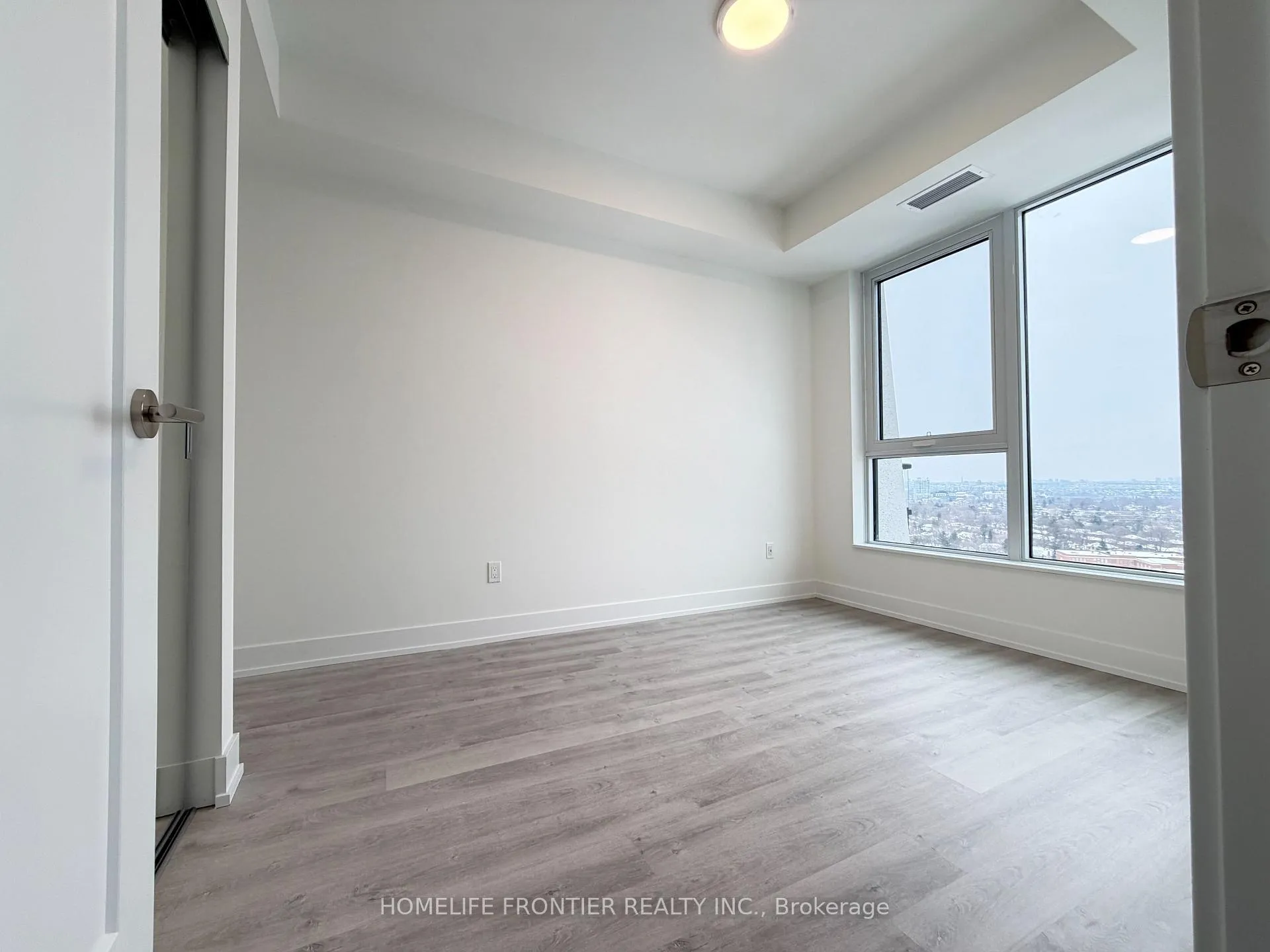 Photo 16 of Unit 1902, 60 Central Park Roadway, Etobicoke, Islington-City Centre West — HOMEH