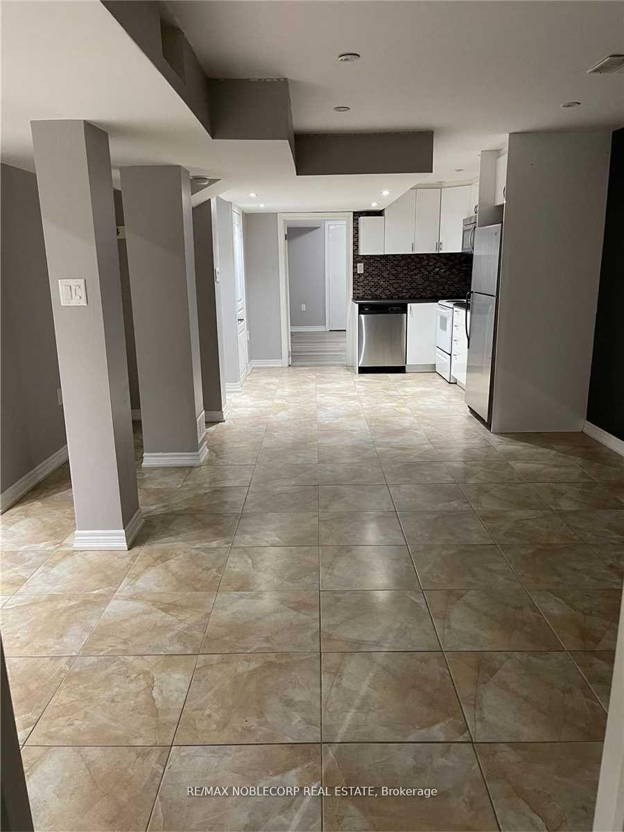 Photo 3 of 166 Canada Drive, Vaughan, Vellore Village — HOMEH