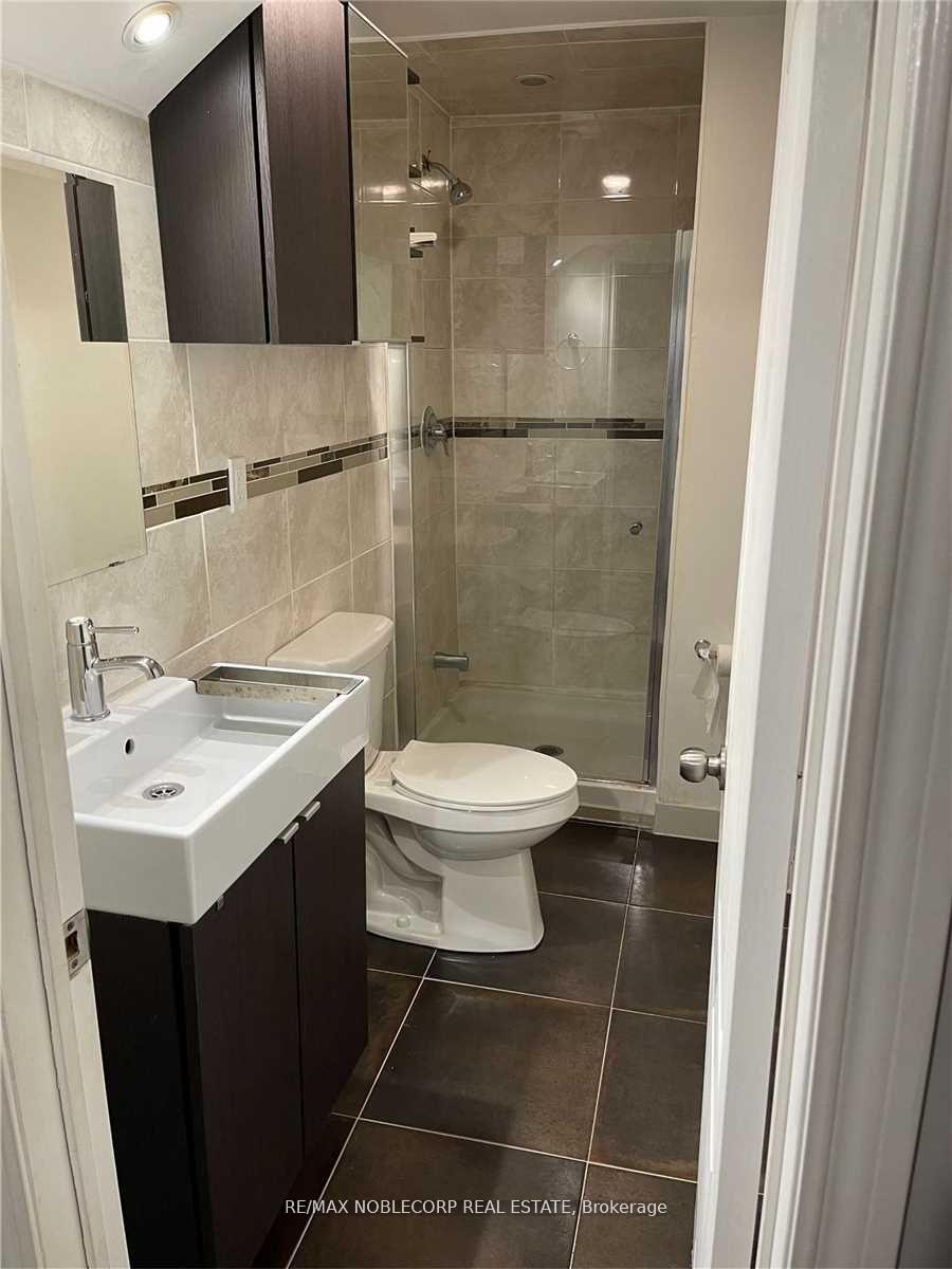 Photo 6 of 166 Canada Drive, Vaughan, Vellore Village — HOMEH