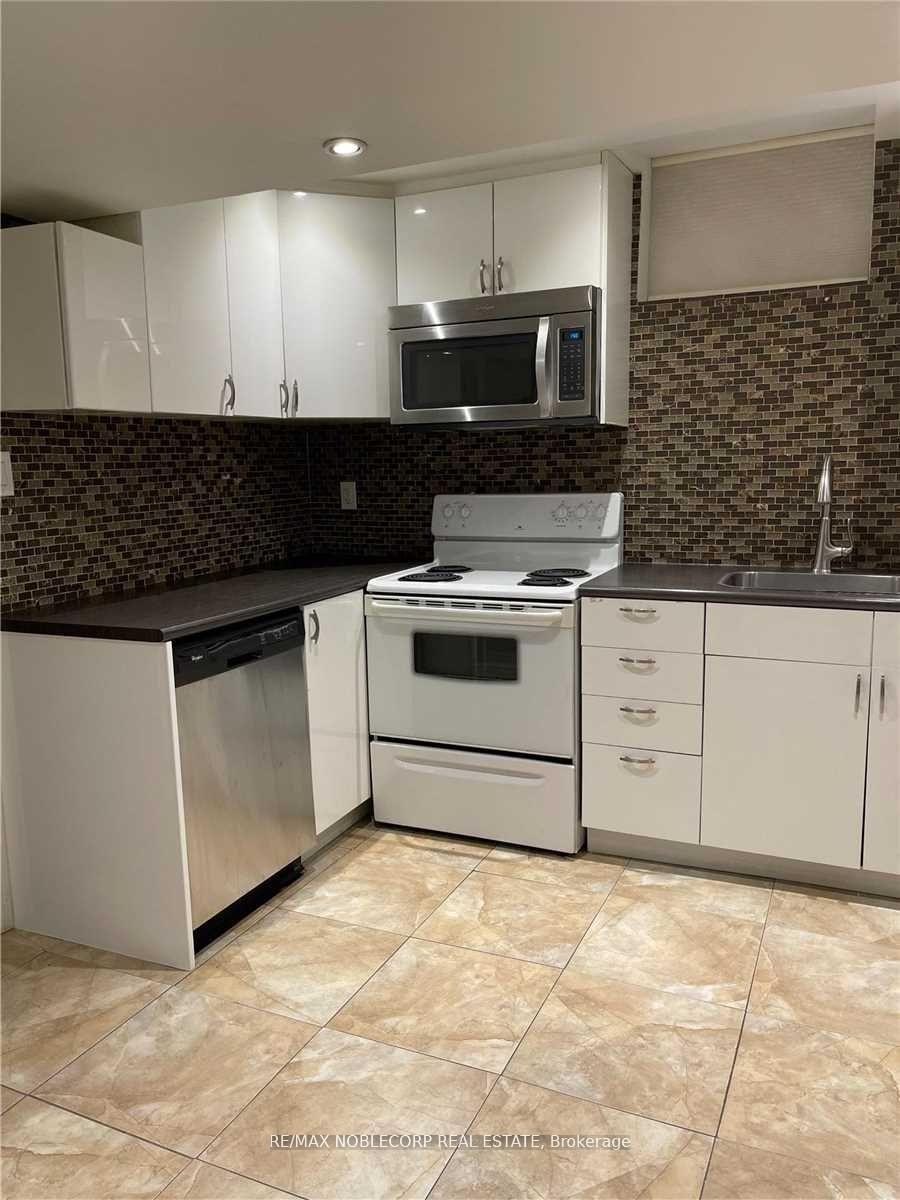 Photo 9 of 166 Canada Drive, Vaughan, Vellore Village — HOMEH