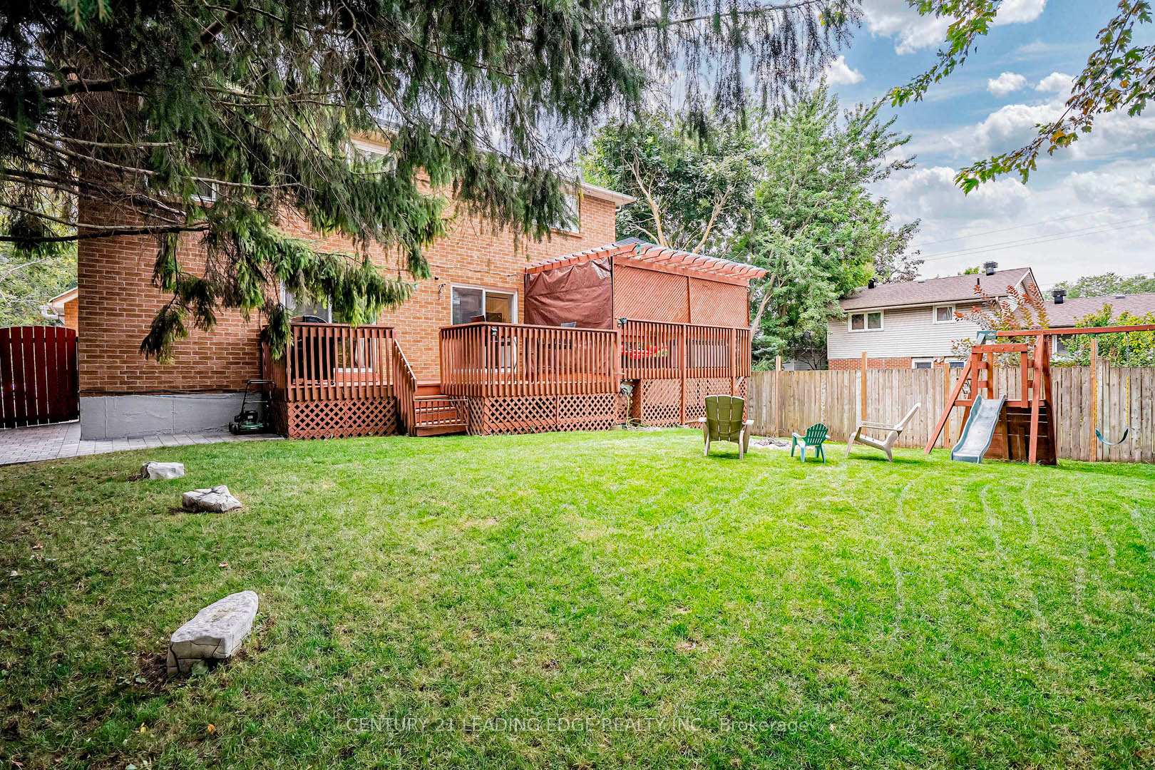 Photo 48 of 98 Frederick Street, Whitby, Blue Grass Meadows — HOMEH