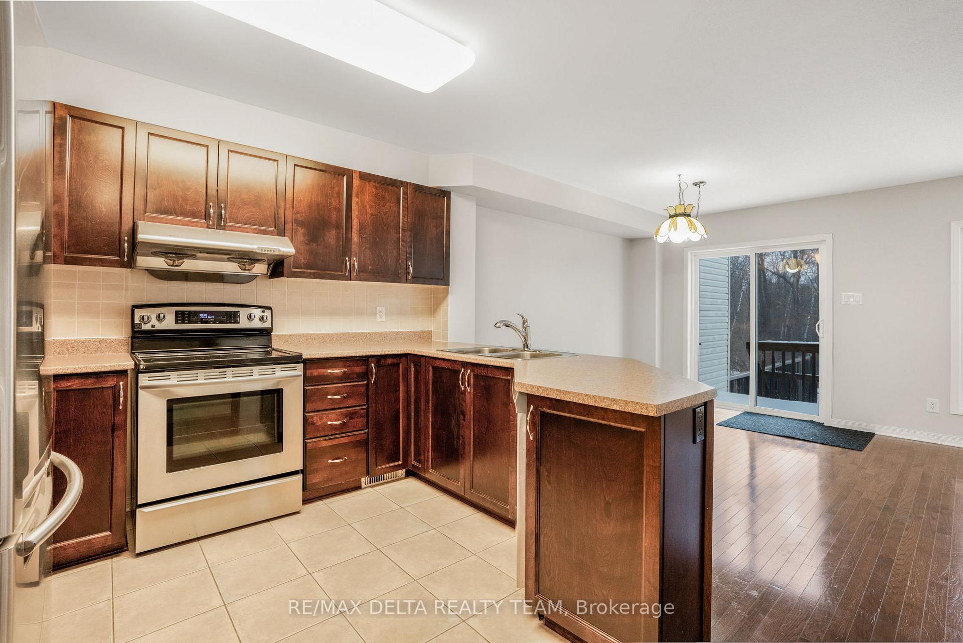Photo 6 of 234 Parkrose, Ottawa, Chatelaine Village — HOMEH