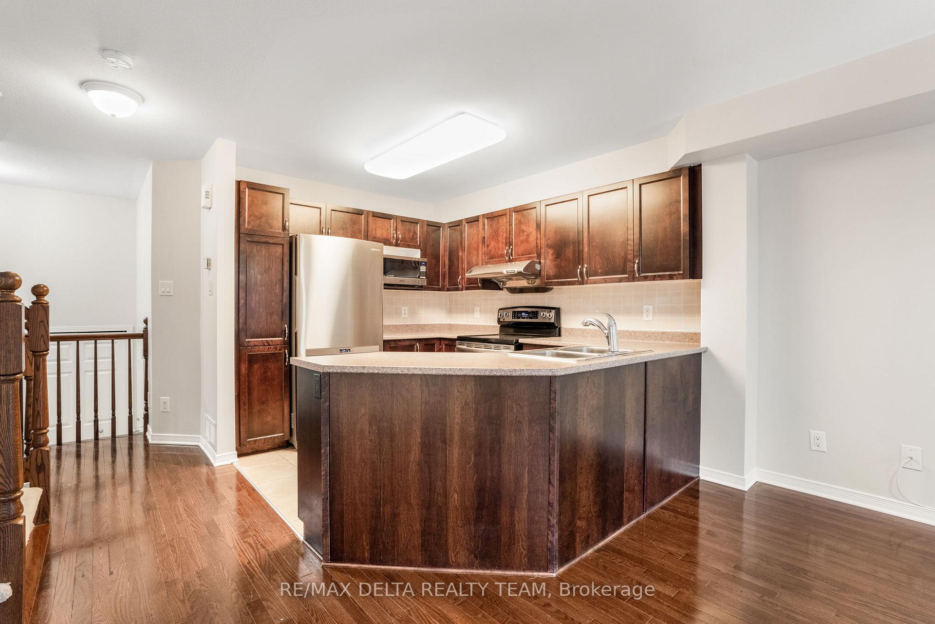 Photo 8 of 234 Parkrose, Ottawa, Chatelaine Village — HOMEH