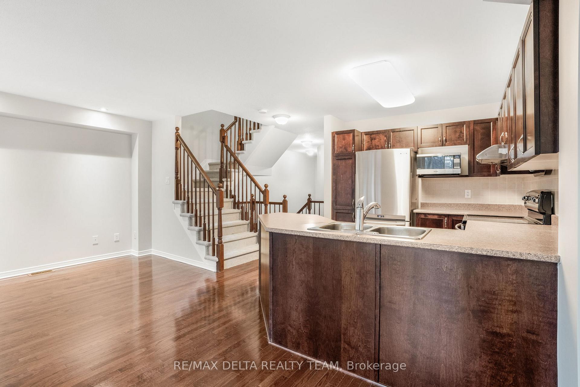 Photo 9 of 234 Parkrose, Ottawa, Chatelaine Village — HOMEH