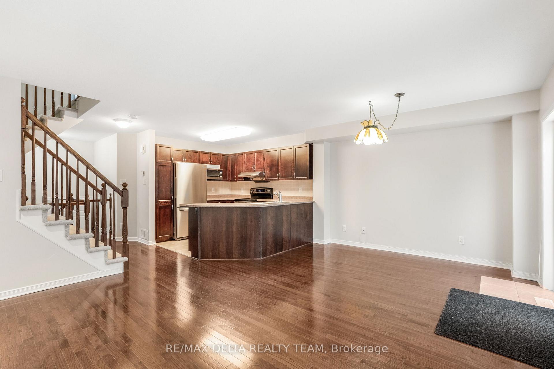 Photo 15 of 234 Parkrose, Ottawa, Chatelaine Village — HOMEH