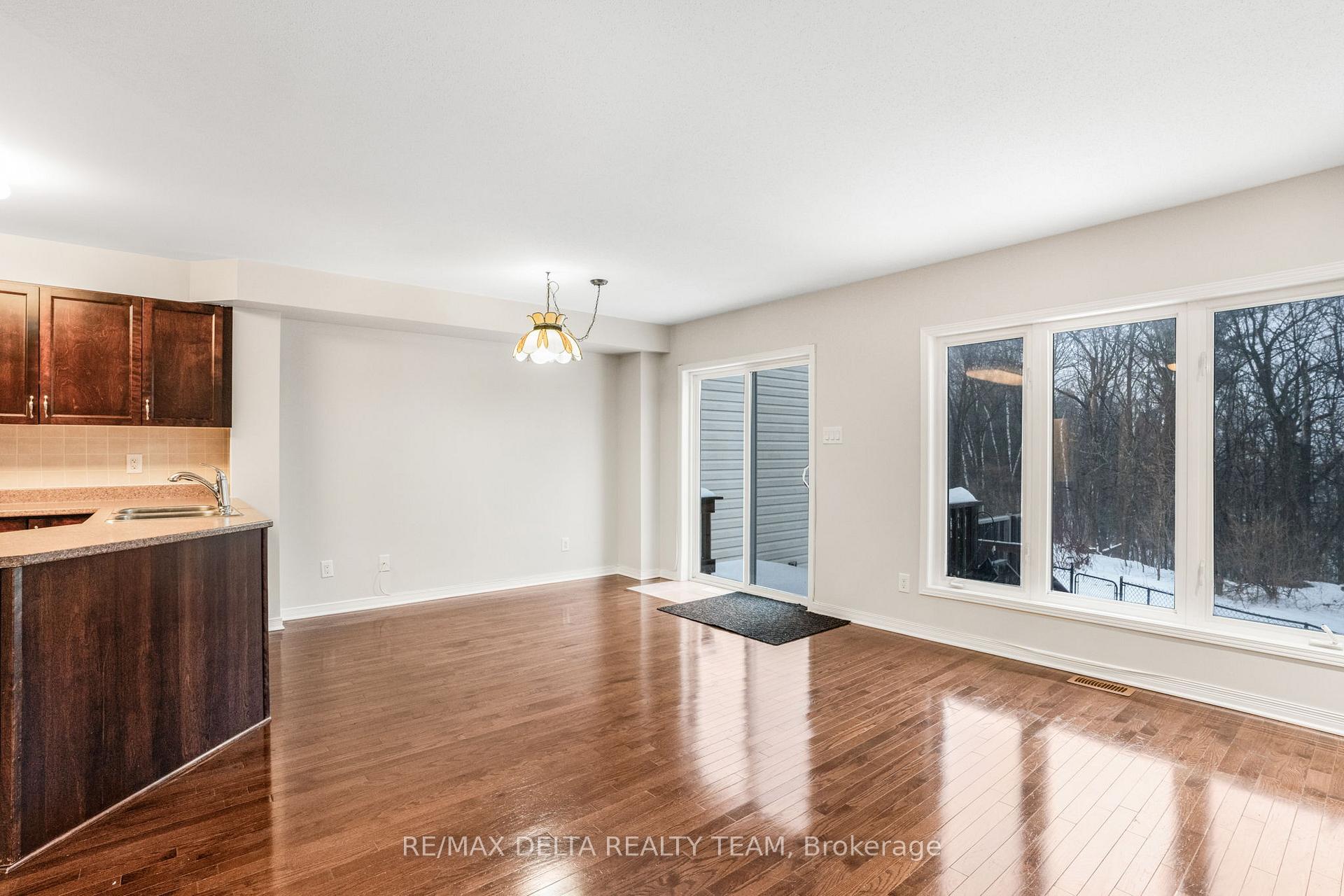 Photo 16 of 234 Parkrose, Ottawa, Chatelaine Village — HOMEH