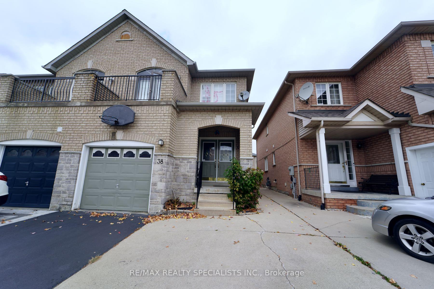 Photo 2 of 38 Gianmarco Way, Vaughan, Vellore Village — HOMEH