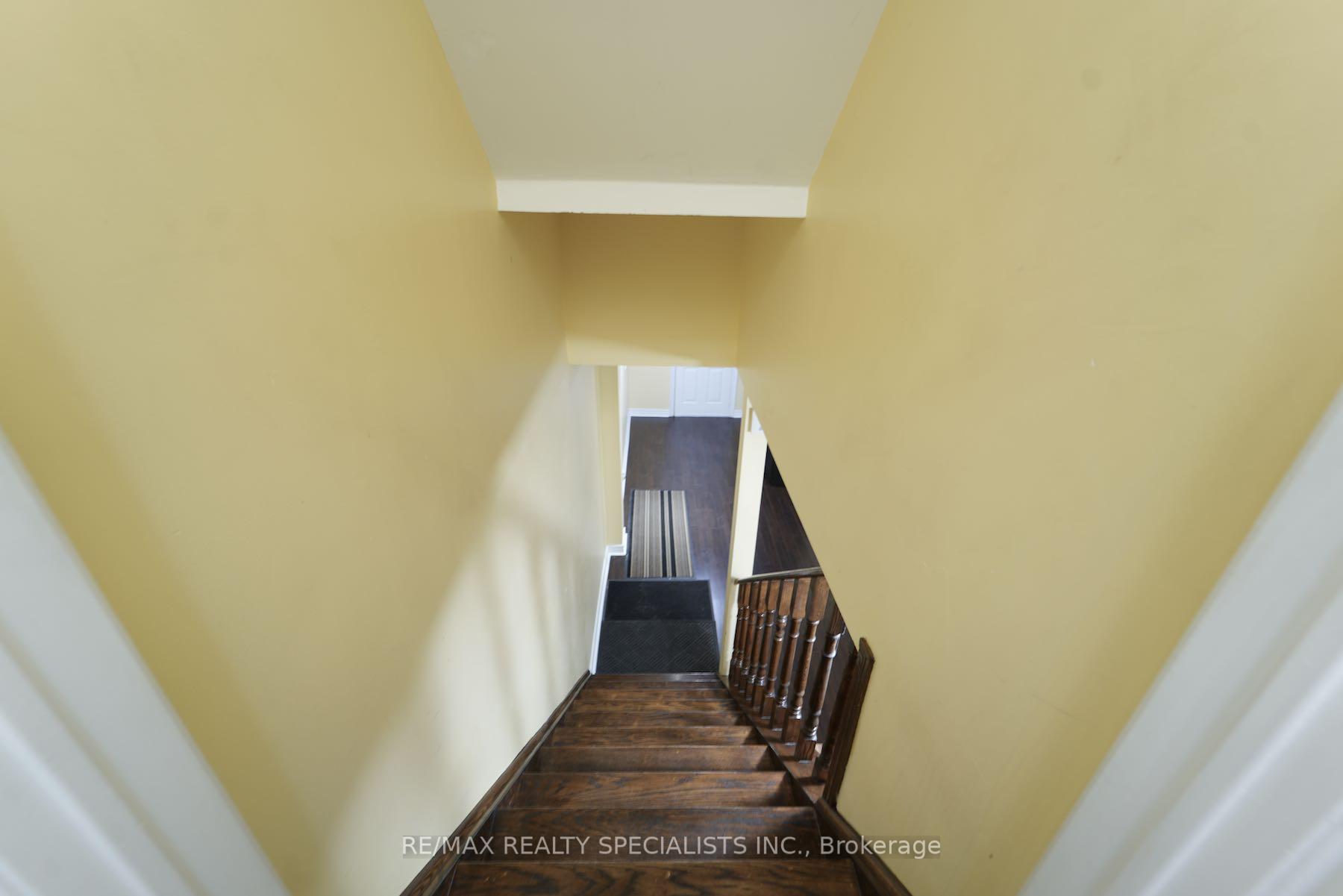 Photo 5 of 38 Gianmarco Way, Vaughan, Vellore Village — HOMEH