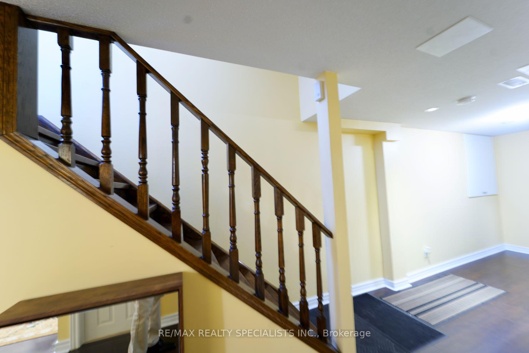 Photo 6 of 38 Gianmarco Way, Vaughan, Vellore Village — HOMEH