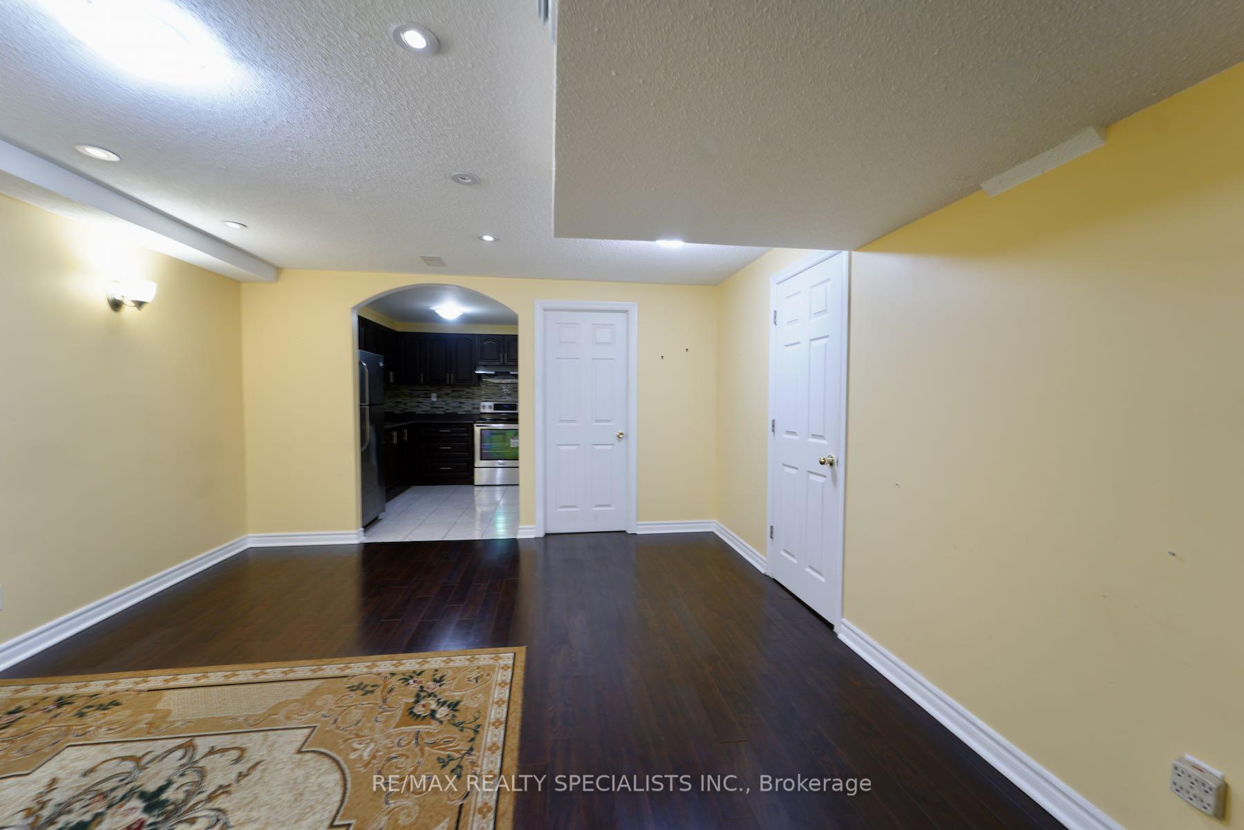Photo 8 of 38 Gianmarco Way, Vaughan, Vellore Village — HOMEH