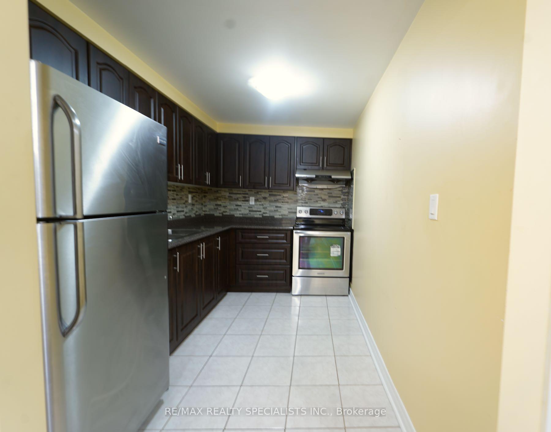 Photo 9 of 38 Gianmarco Way, Vaughan, Vellore Village — HOMEH