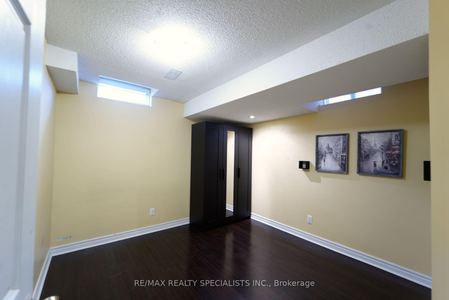 Photo 11 of 38 Gianmarco Way, Vaughan, Vellore Village — HOMEH