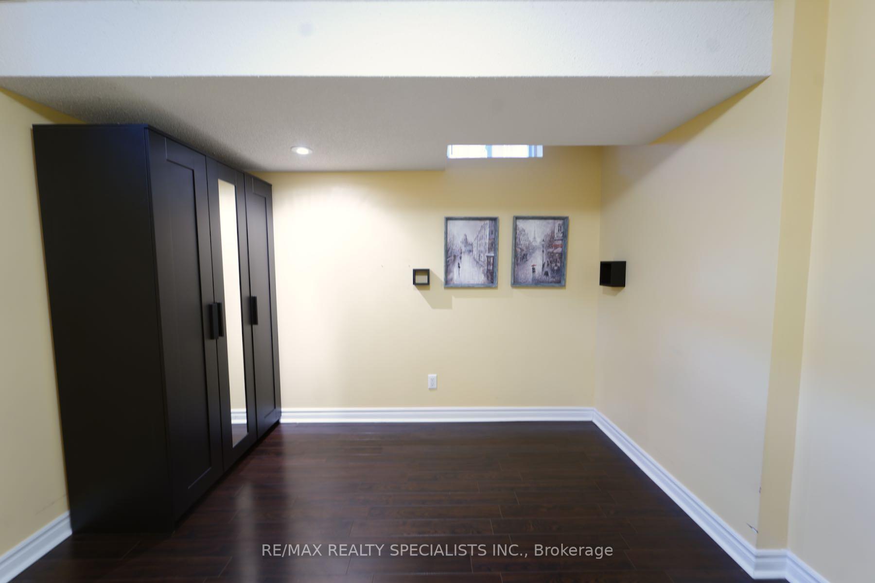 Photo 12 of 38 Gianmarco Way, Vaughan, Vellore Village — HOMEH