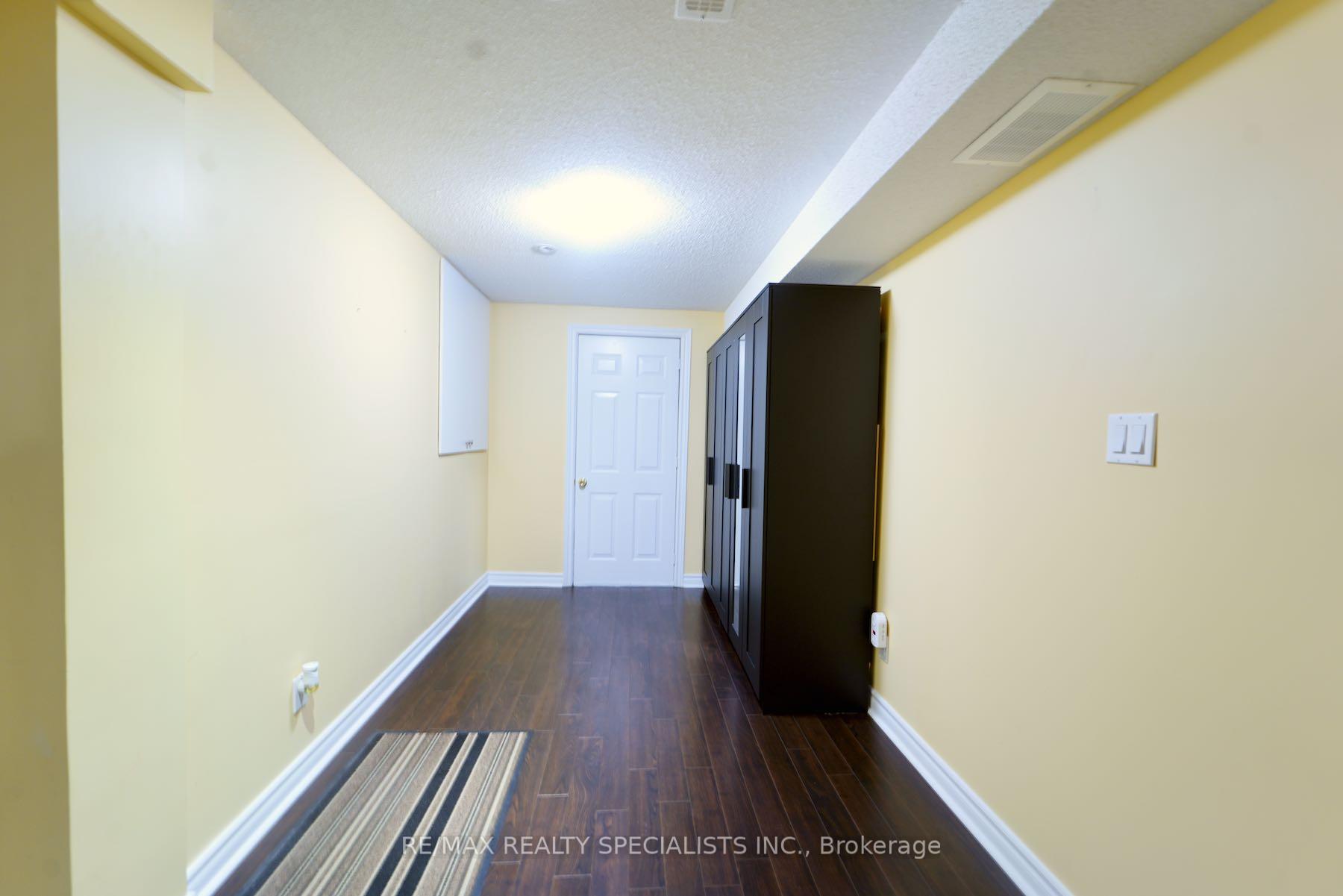 Photo 13 of 38 Gianmarco Way, Vaughan, Vellore Village — HOMEH