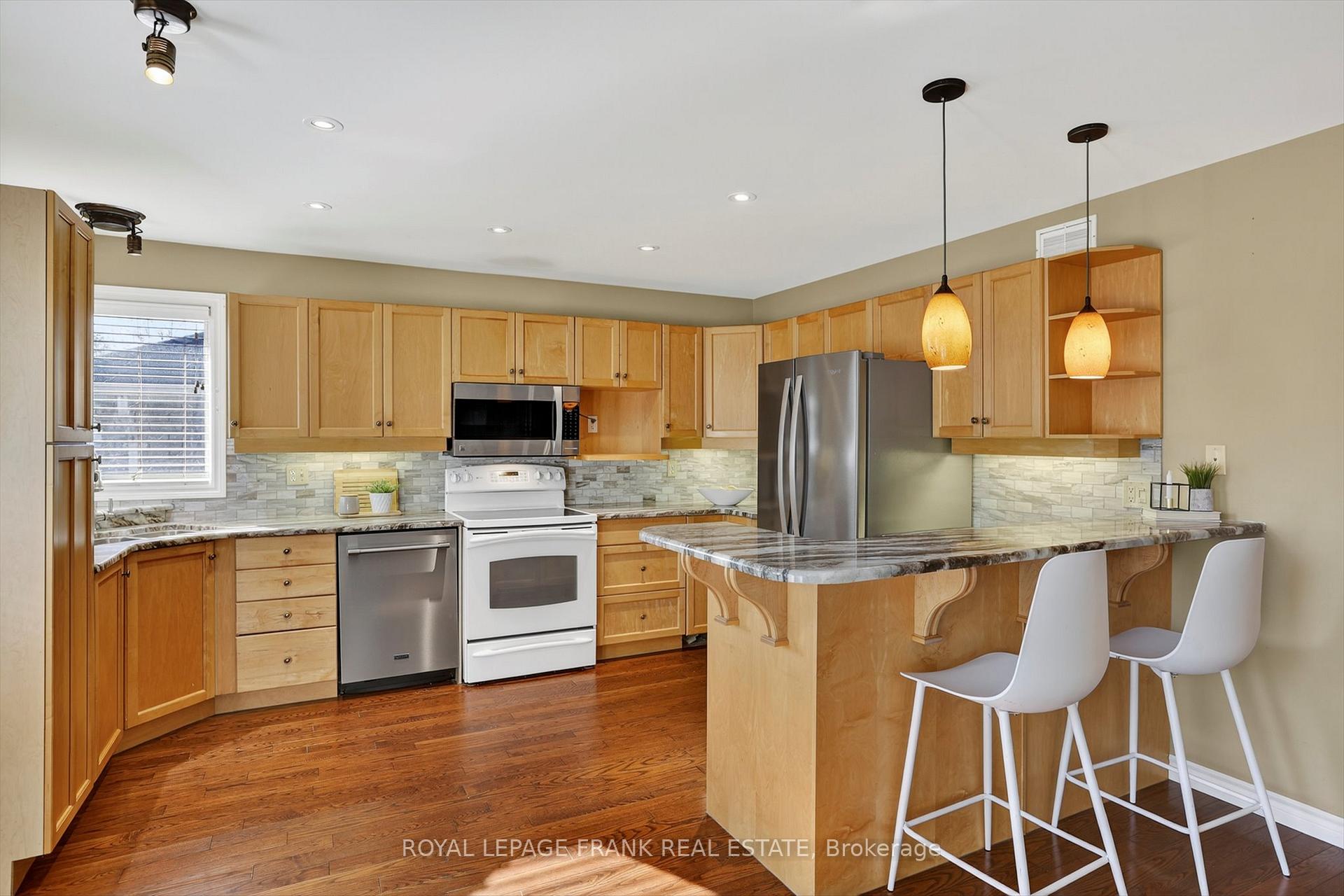 Photo 11 of 2940 Jennifer Drive, Peterborough, Northcrest Ward 5 — HOMEH
