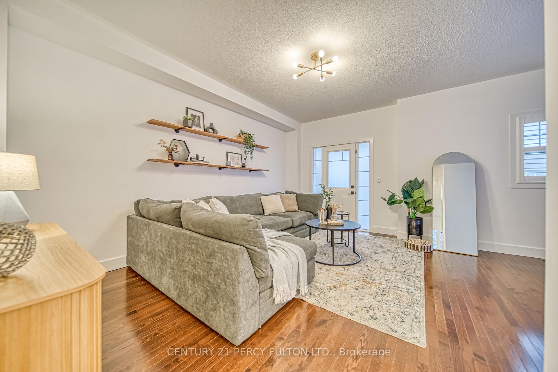 Photo 6 of 1790 Carousel Mews, Pickering, Duffin Heights — HOMEH