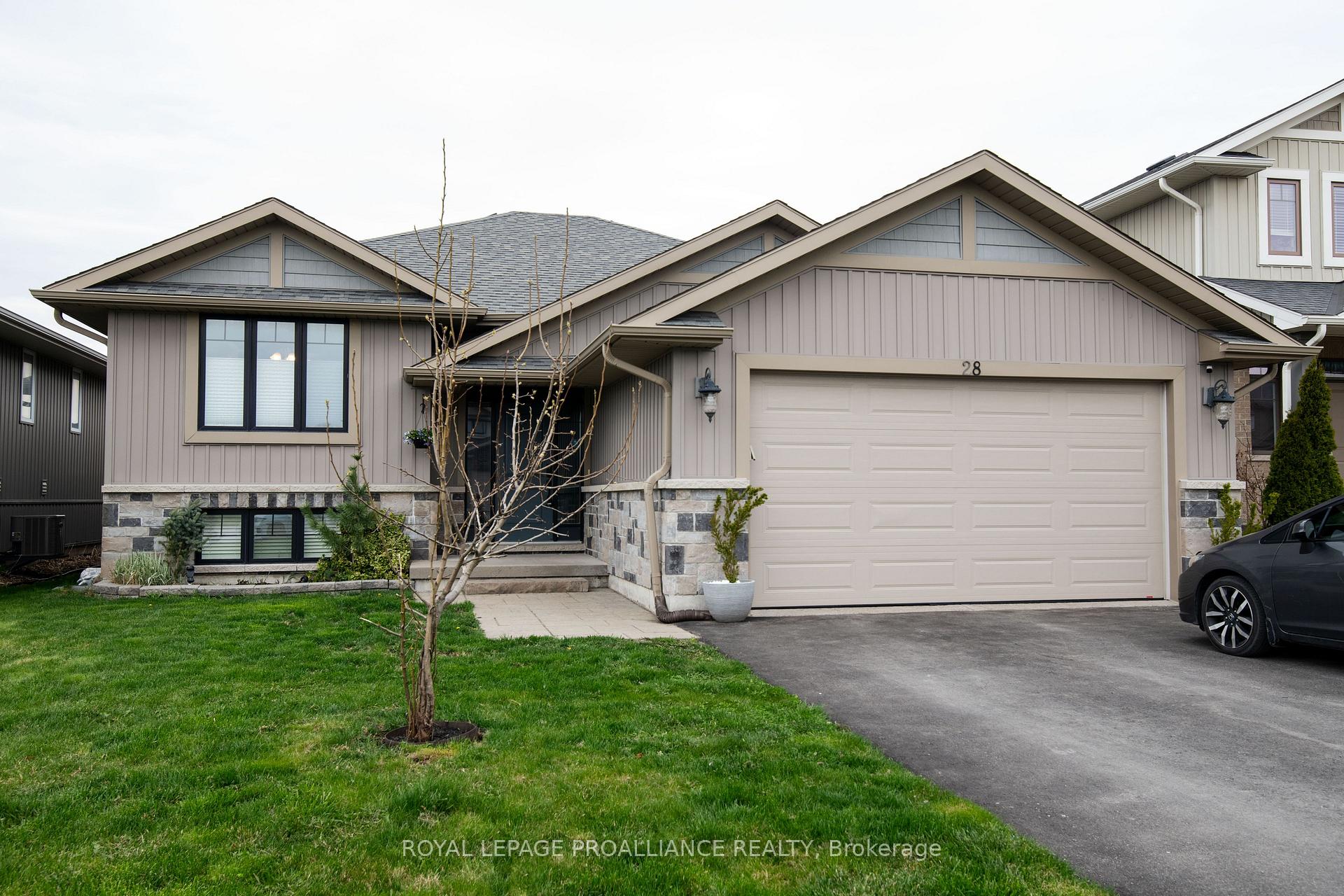 Photo 25 of 28 Butternut Court, Belleville, Belleville Ward — HOMEH