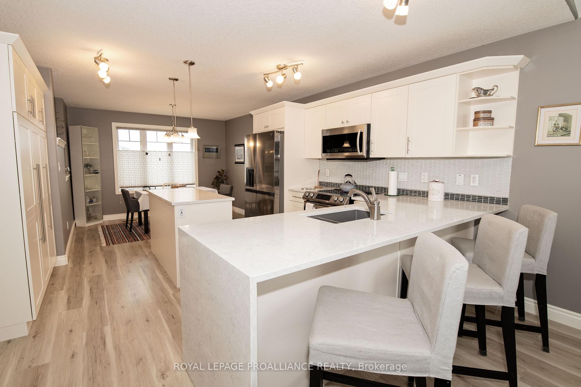 Photo 6 of 28 Butternut Court, Belleville, Belleville Ward — HOMEH