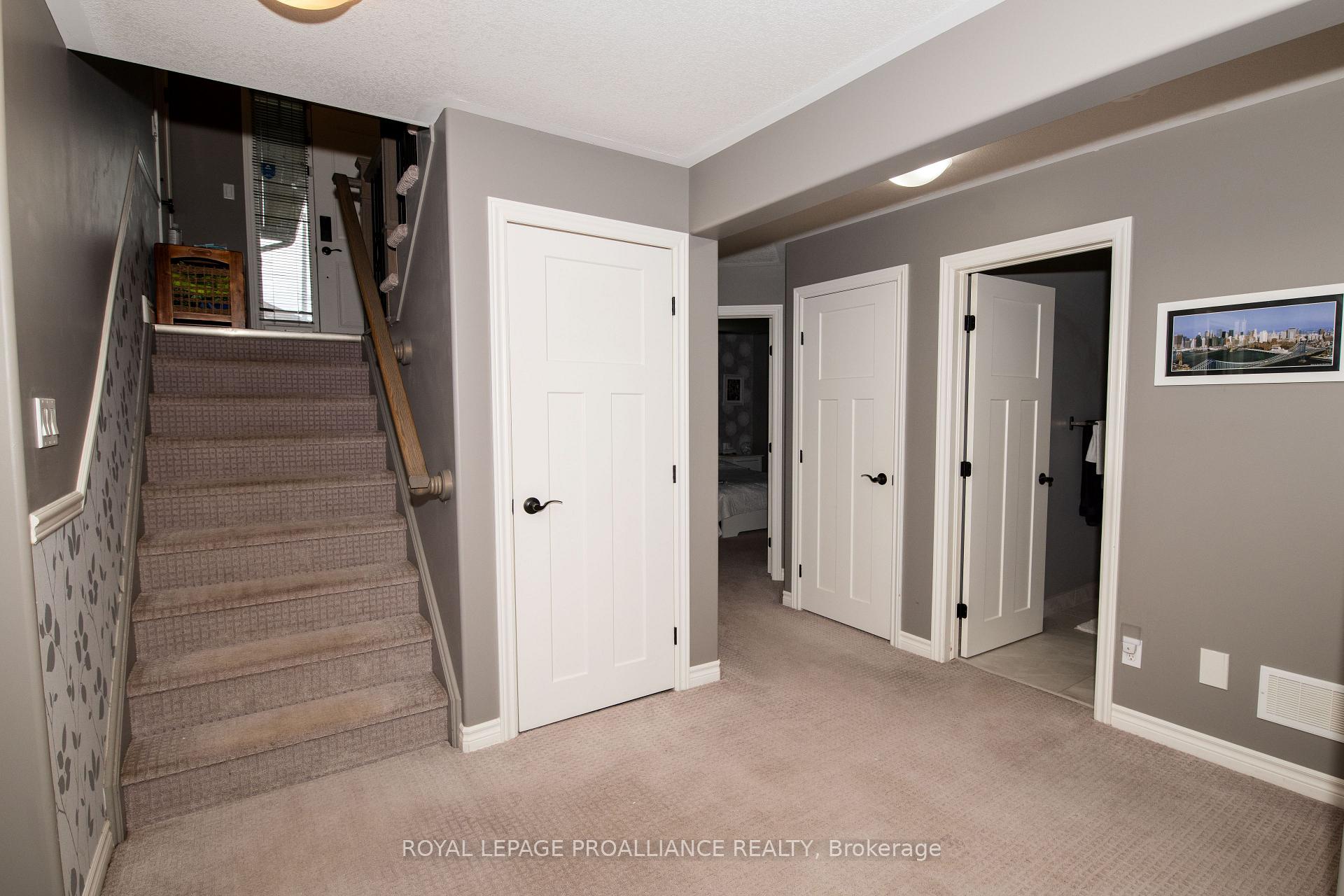 Photo 14 of 28 Butternut Court, Belleville, Belleville Ward — HOMEH