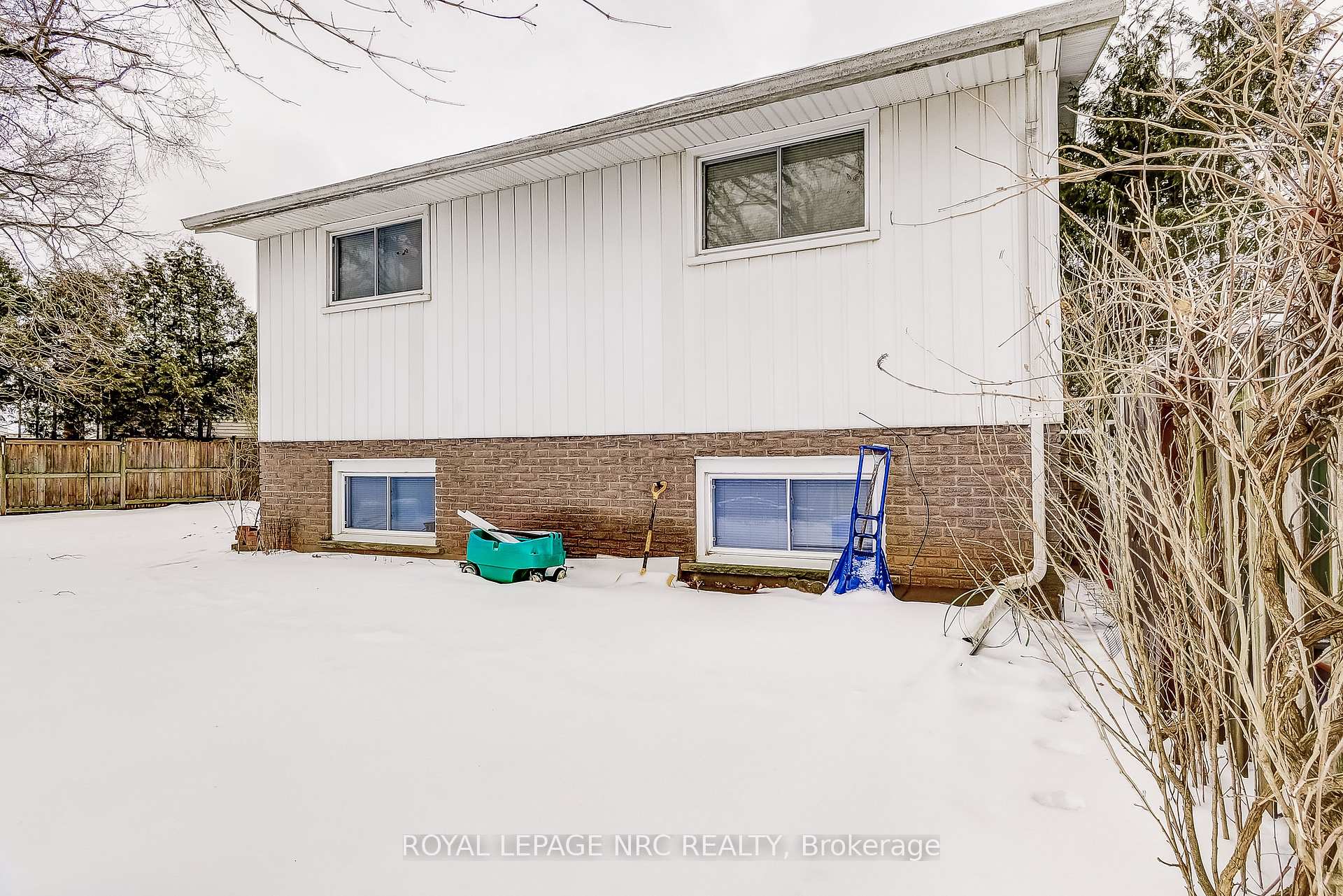 Photo 33 of 18 Lamont Drive, Welland, N. Welland — HOMEH