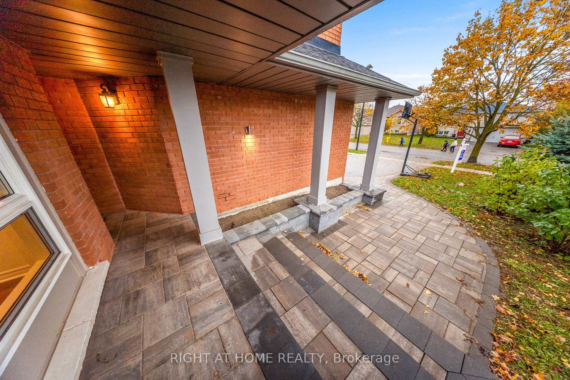 Photo 3 of 91 O'shaughnessy Crescent, Barrie, Holly — HOMEH