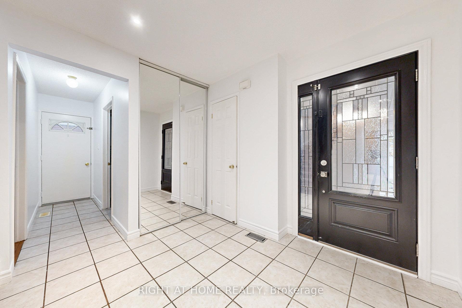 Photo 4 of 91 O'shaughnessy Crescent, Barrie, Holly — HOMEH
