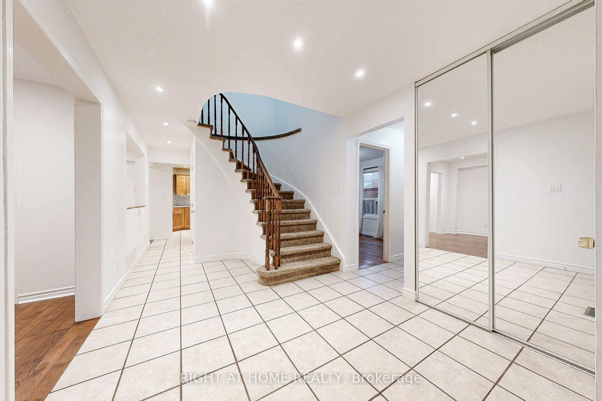 Photo 5 of 91 O'shaughnessy Crescent, Barrie, Holly — HOMEH