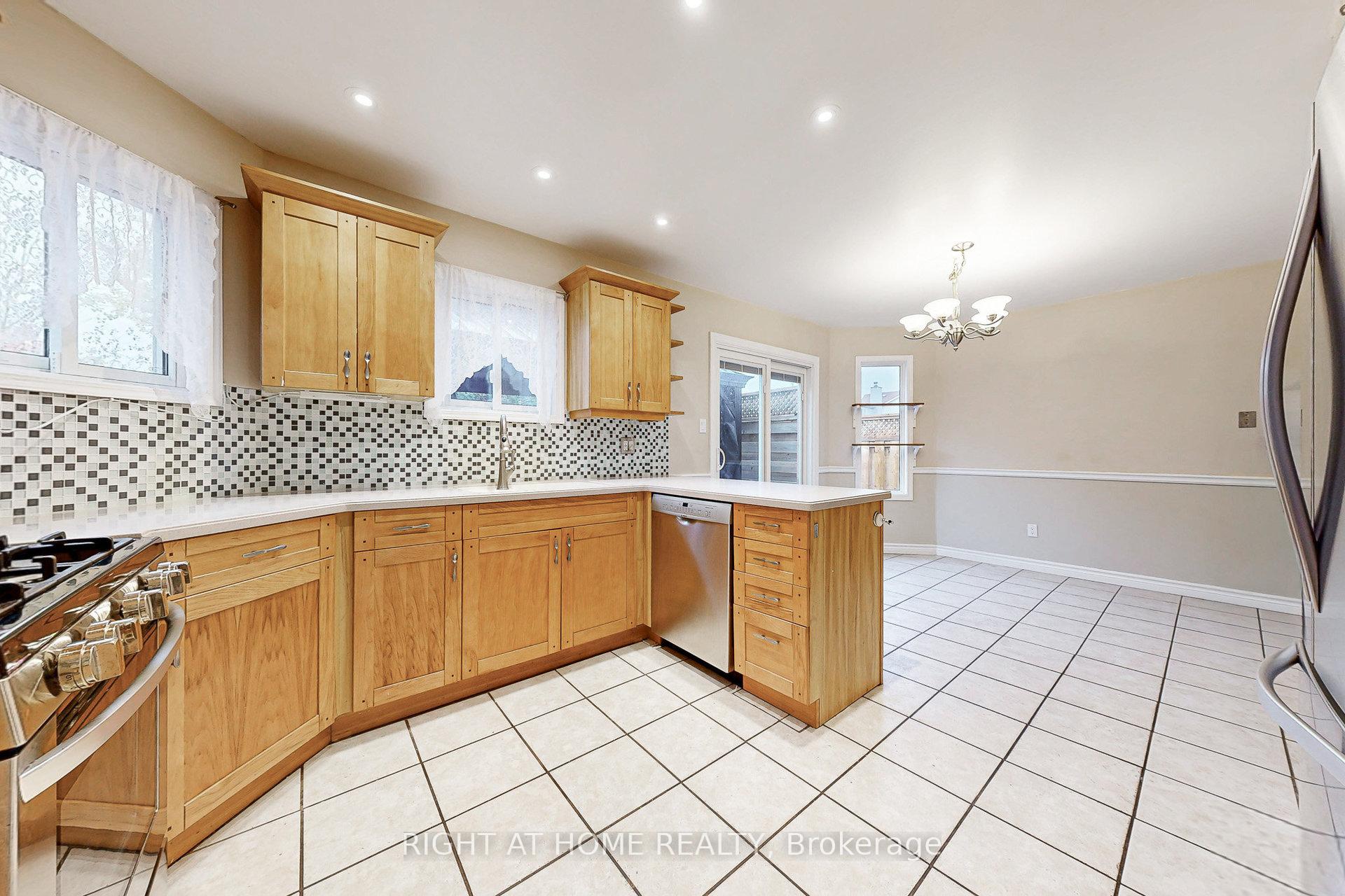 Photo 14 of 91 O'shaughnessy Crescent, Barrie, Holly — HOMEH