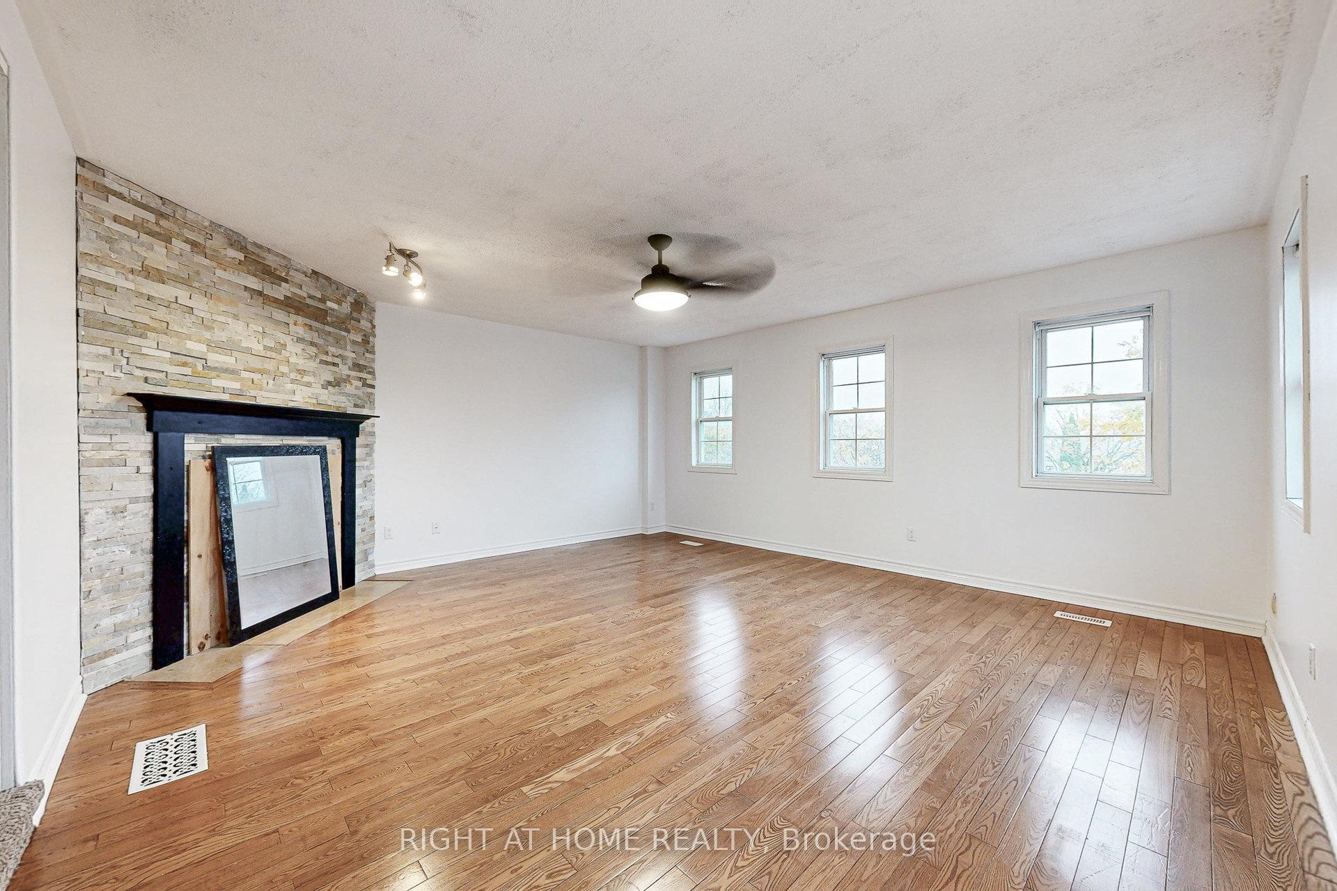 Photo 35 of 91 O'shaughnessy Crescent, Barrie, Holly — HOMEH