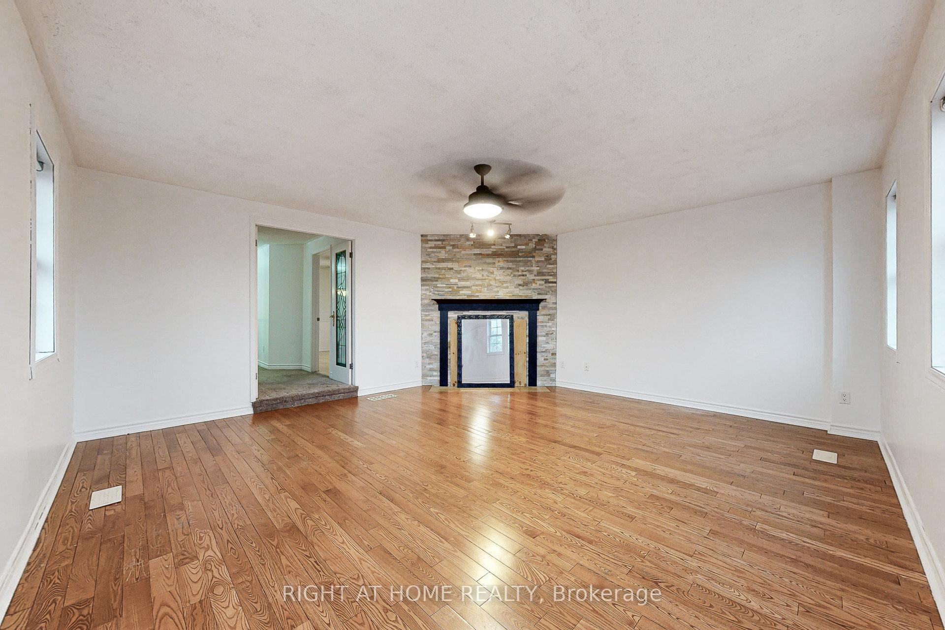 Photo 34 of 91 O'shaughnessy Crescent, Barrie, Holly — HOMEH