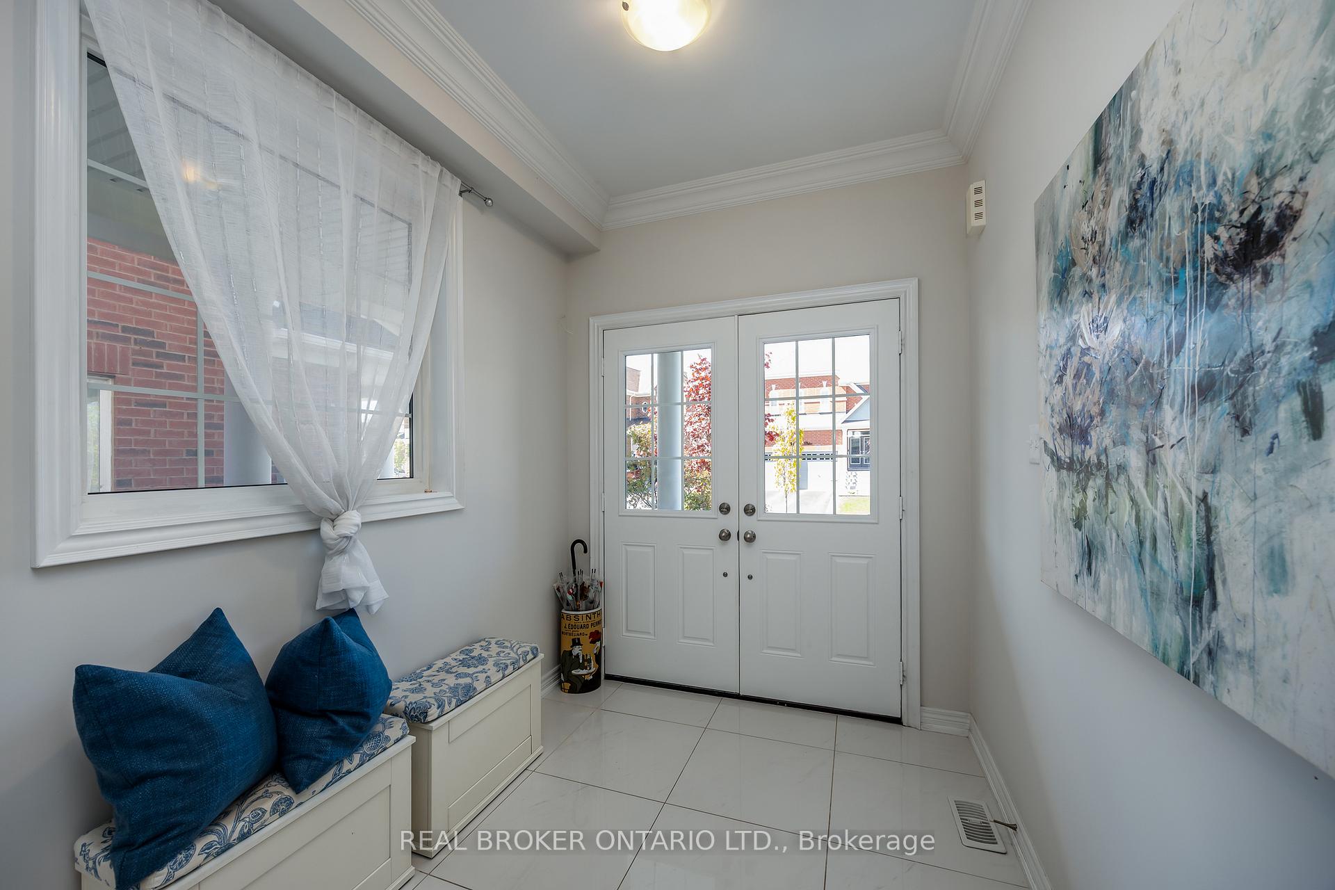 Photo 4 of 2028 Hunking Drive, Oshawa, Taunton — HOMEH