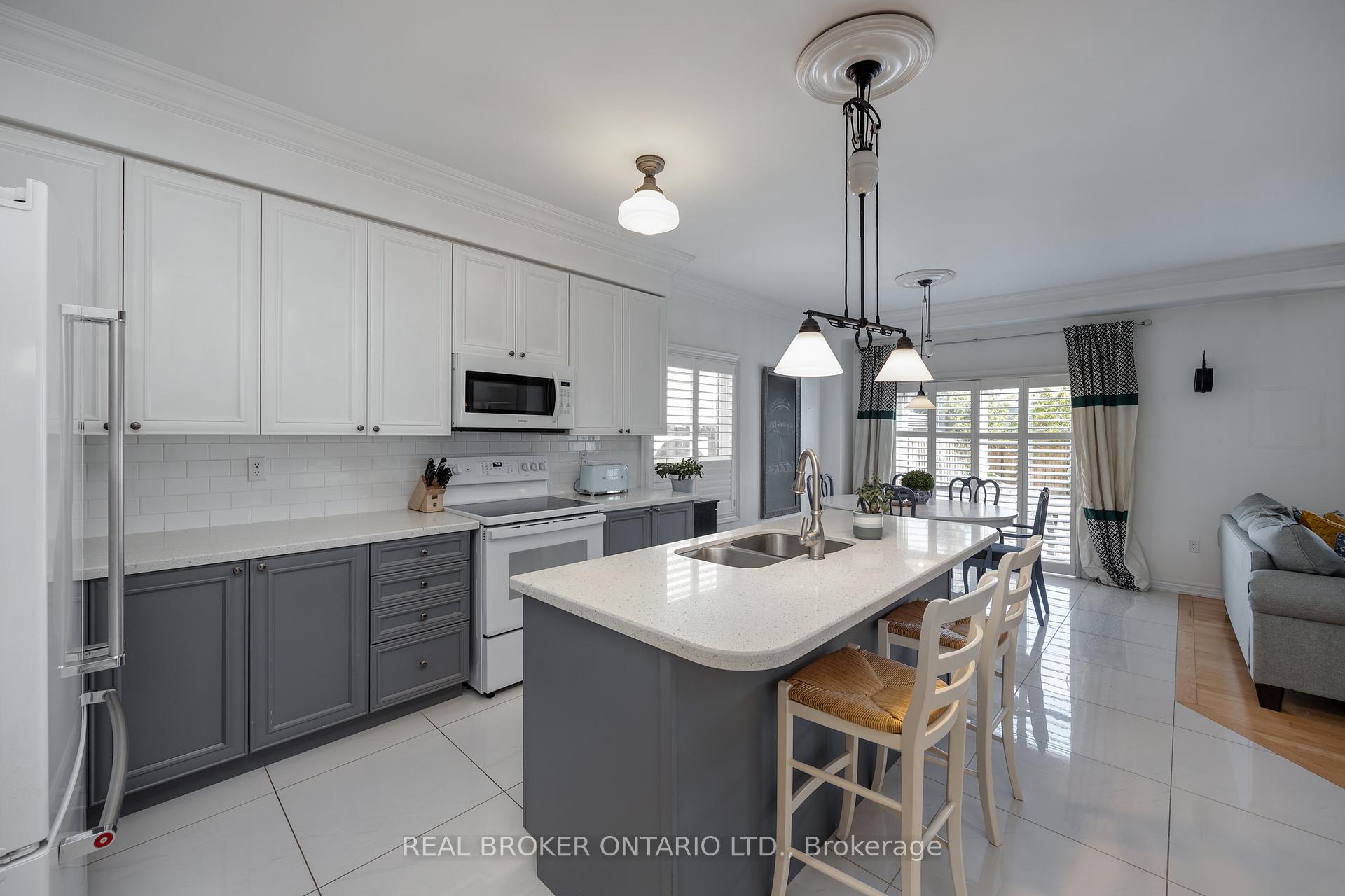 Photo 5 of 2028 Hunking Drive, Oshawa, Taunton — HOMEH