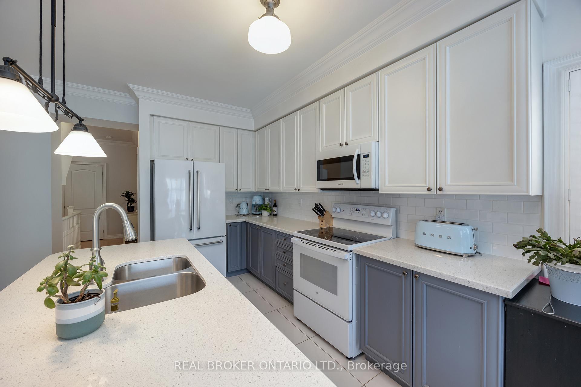 Photo 7 of 2028 Hunking Drive, Oshawa, Taunton — HOMEH