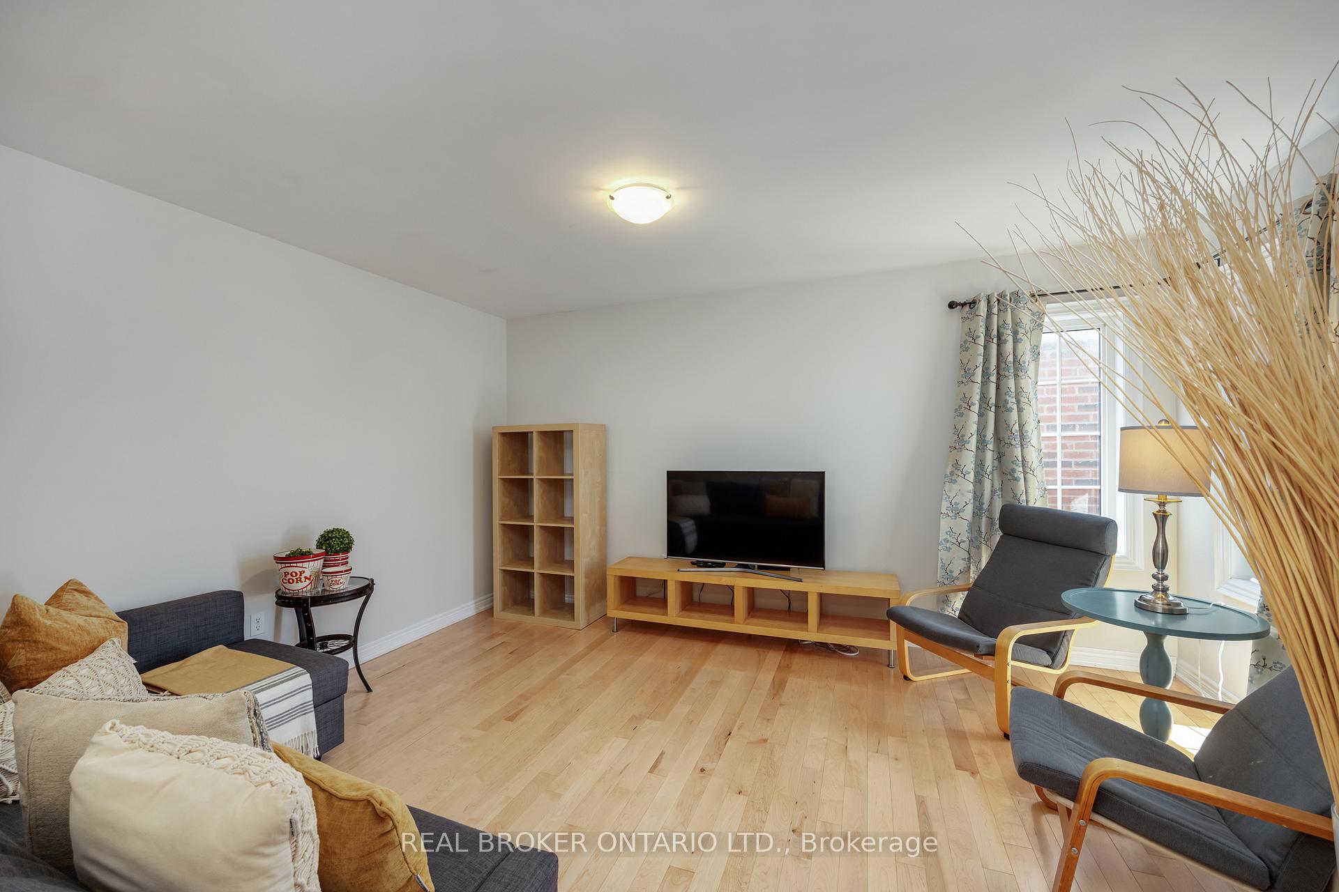 Photo 20 of 2028 Hunking Drive, Oshawa, Taunton — HOMEH